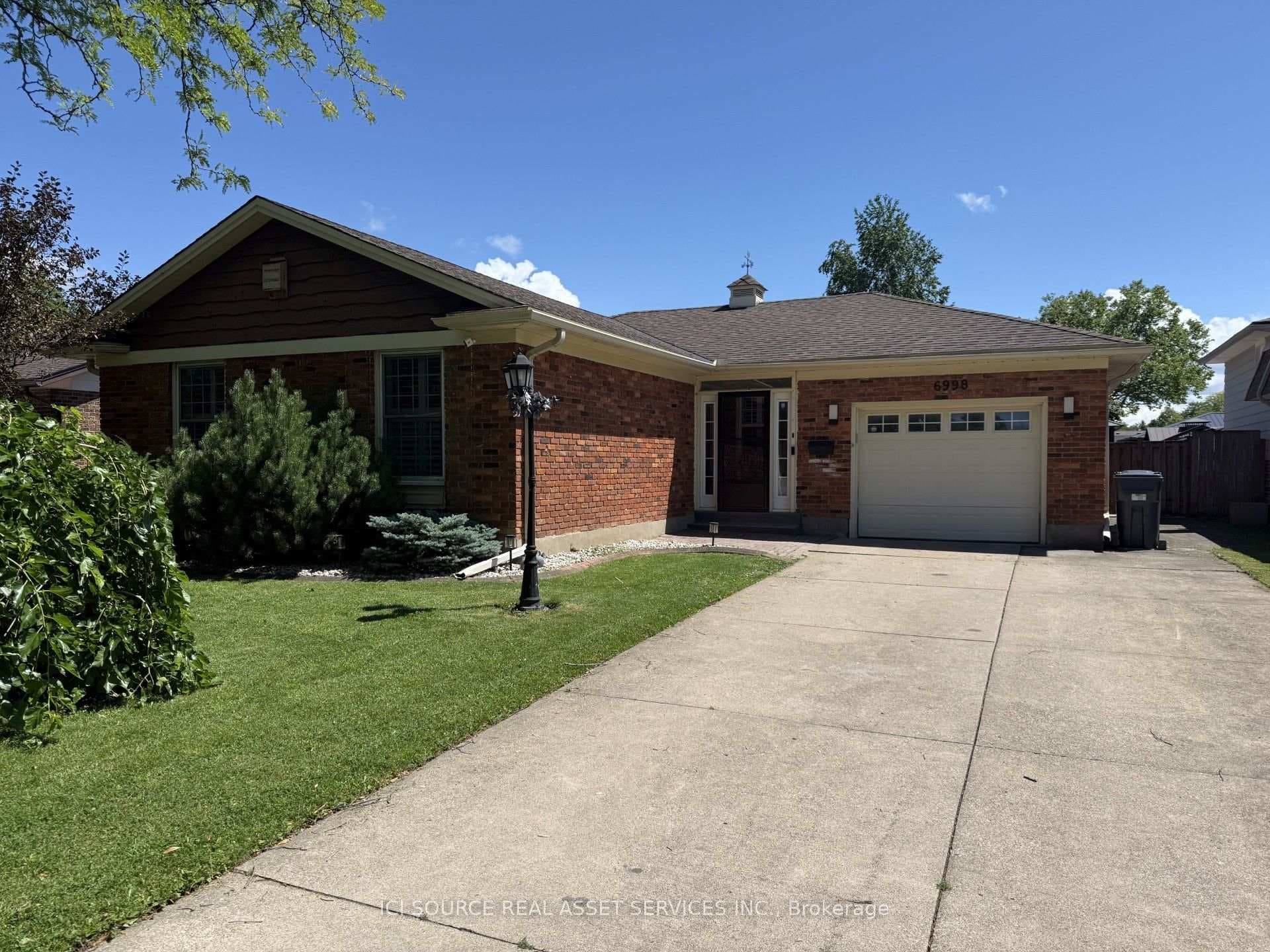 6998 Glengowan Crescent