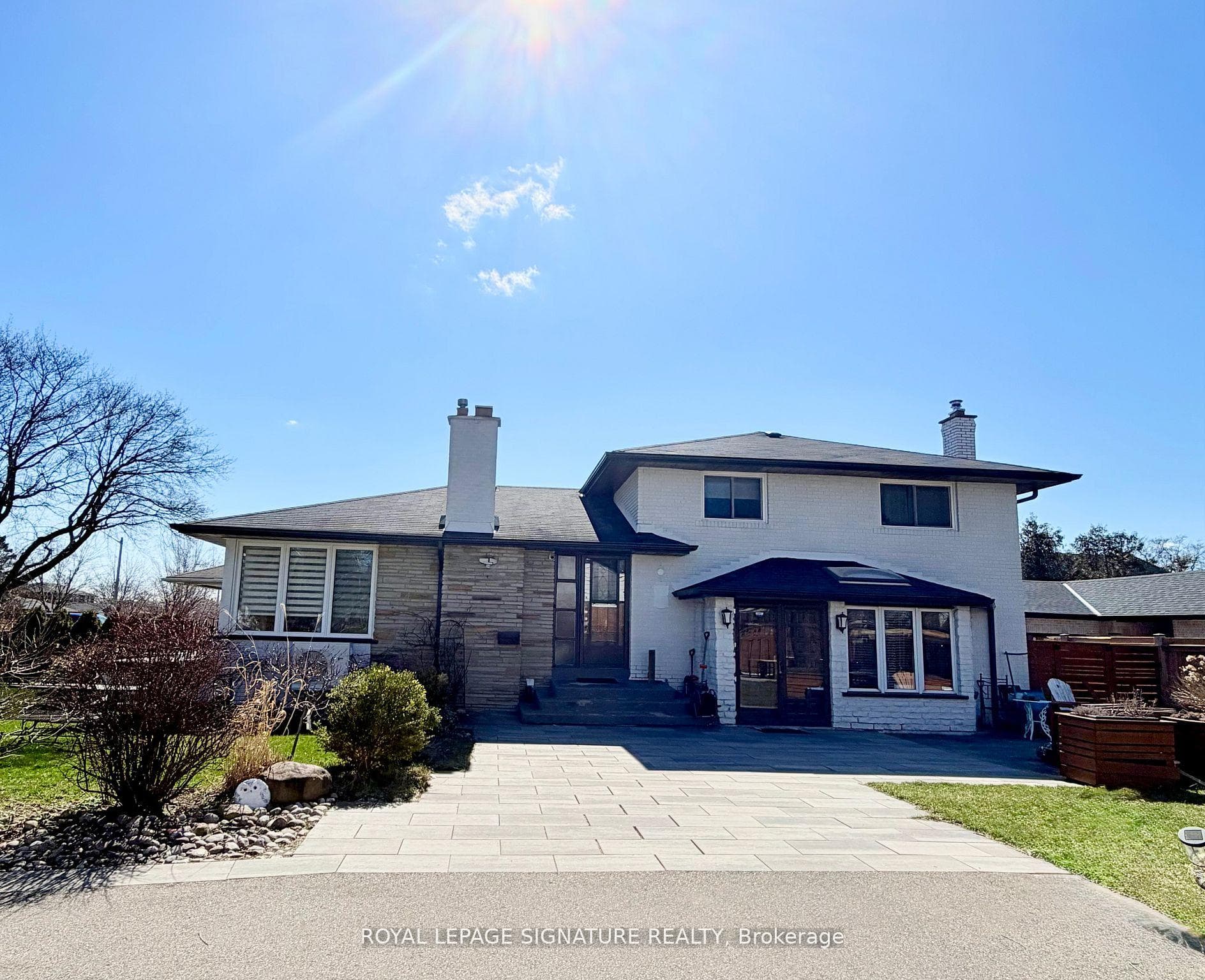 2263 Harcourt Crescent
