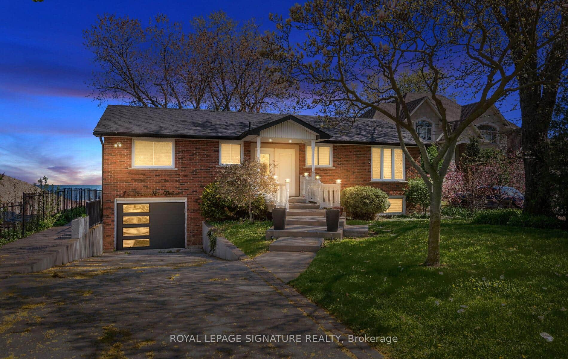 17 Wendakee Drive
