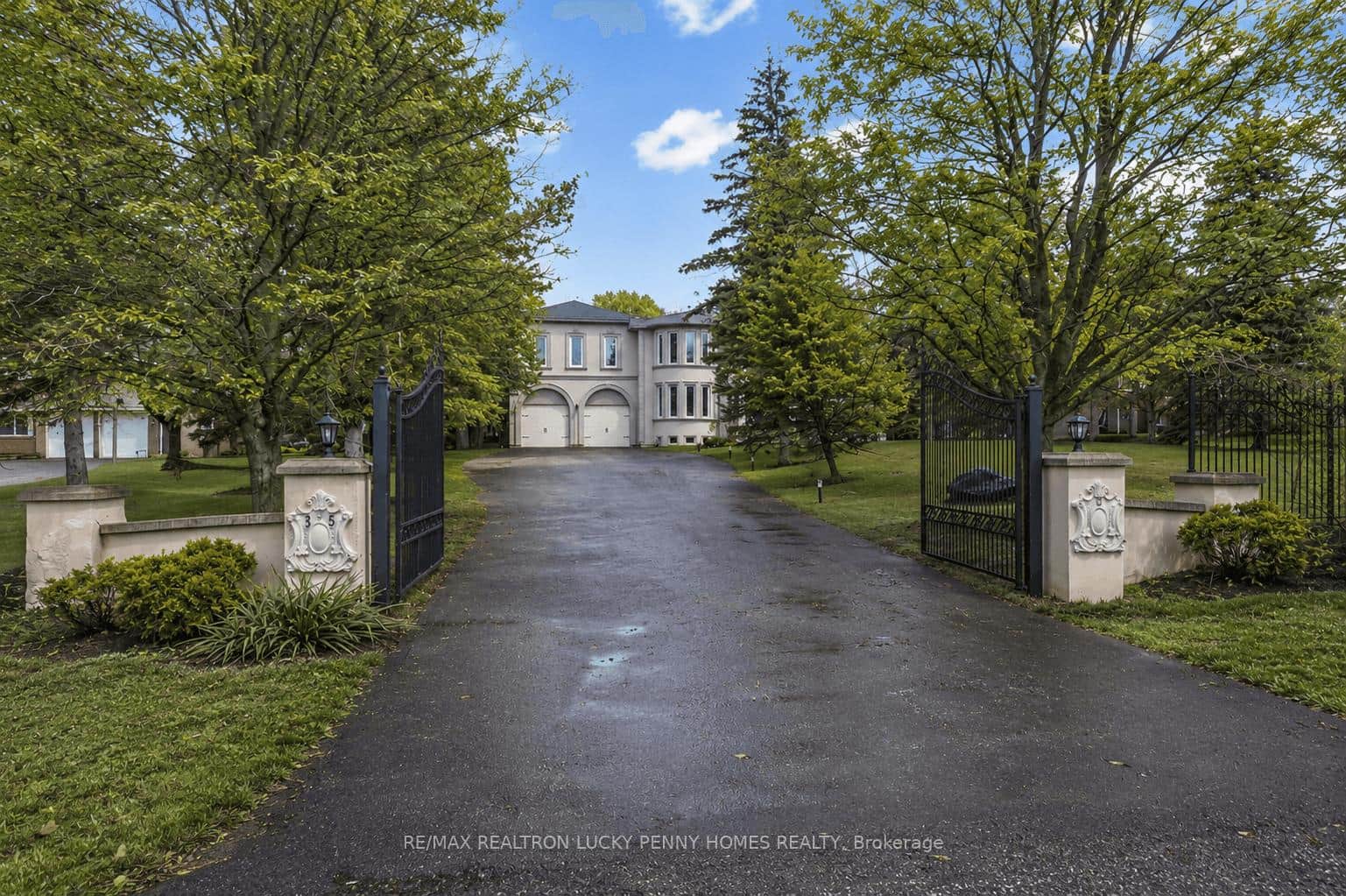 35 Cachet Parkway