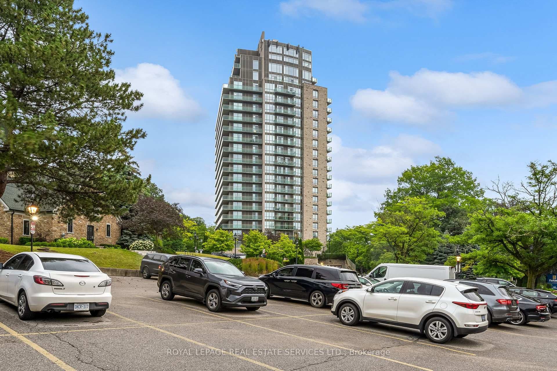 1665 The Collegeway N/A Unit 2002
