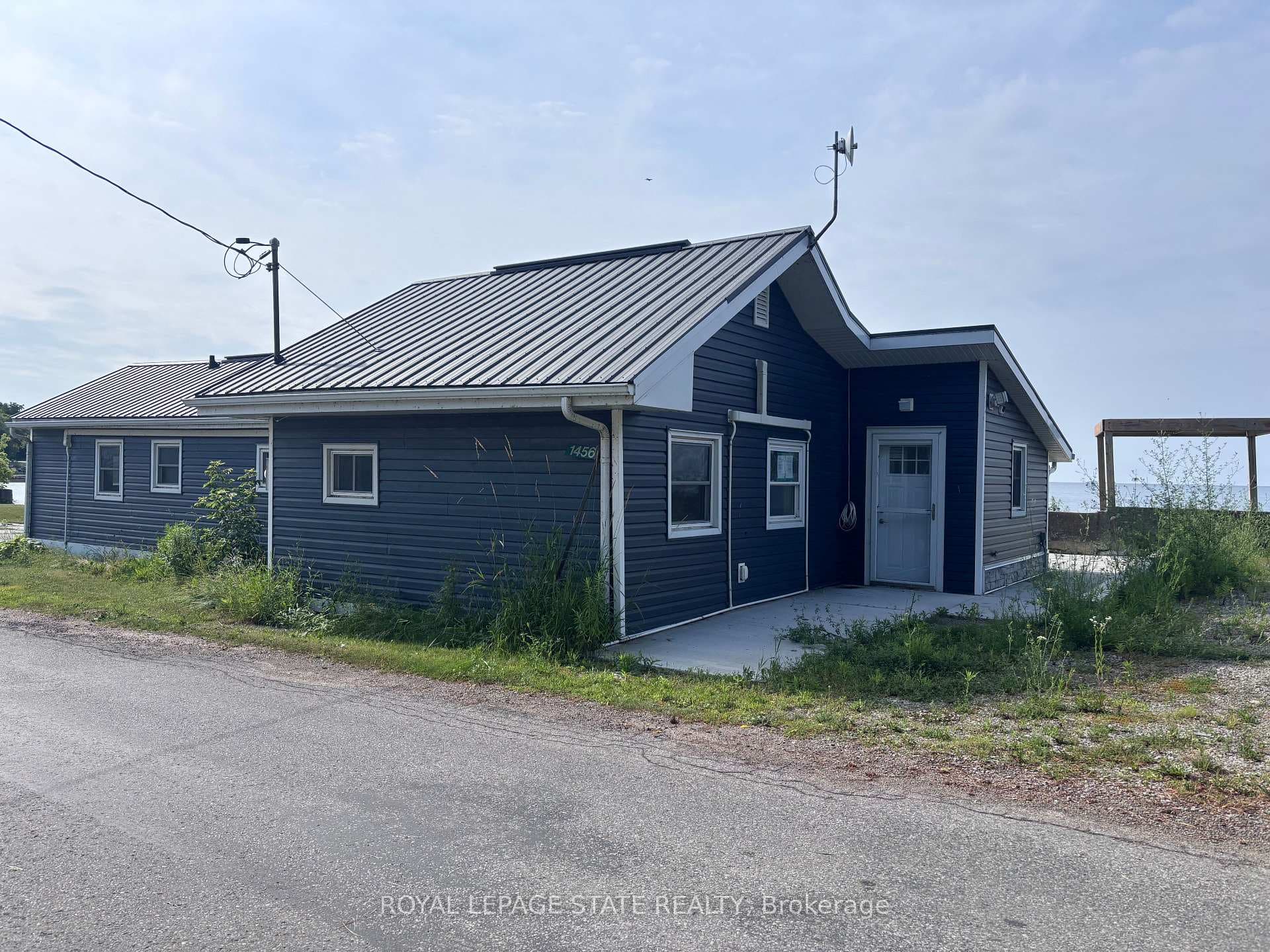 1456 Lakeshore Road