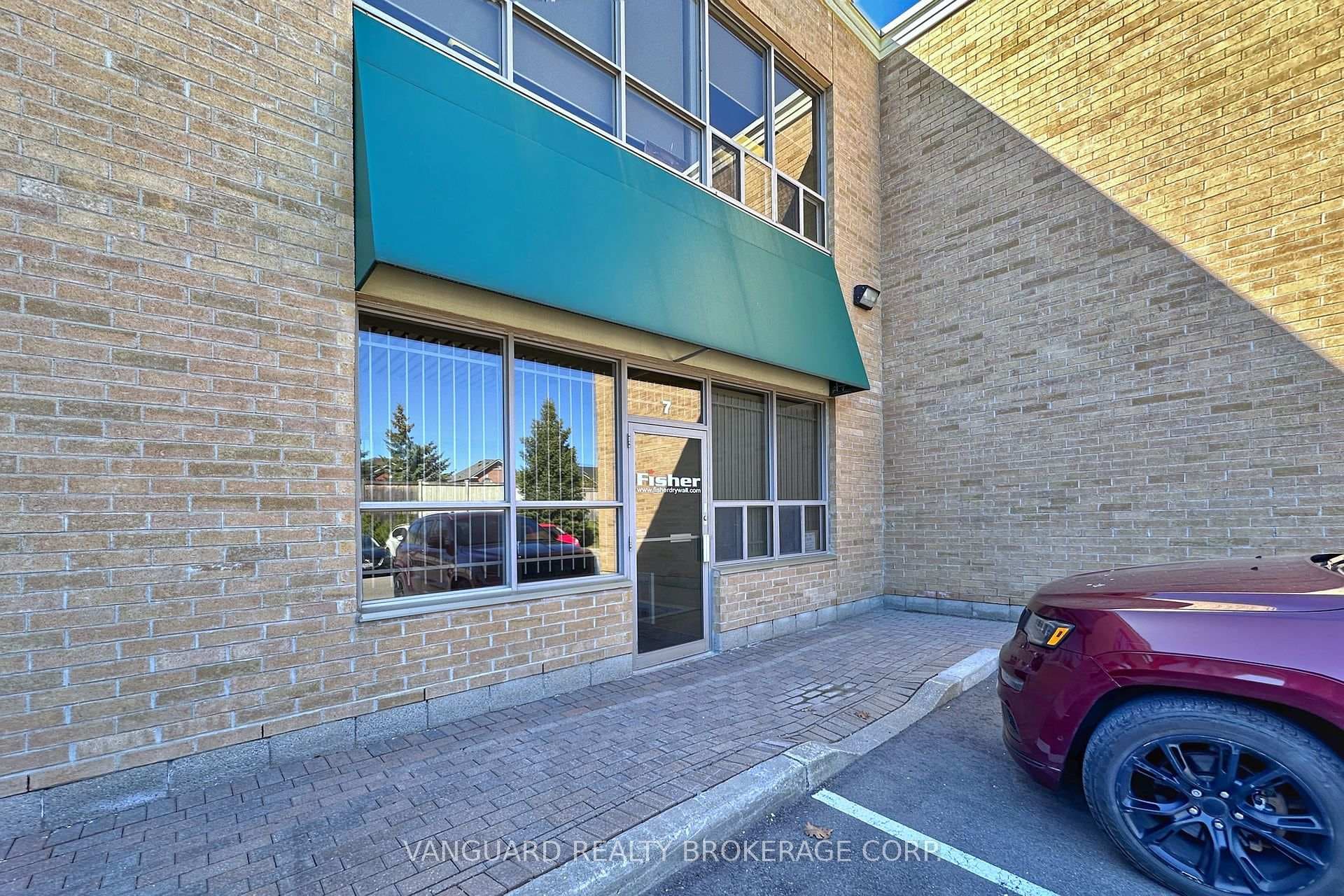 411 Confederation Parkway Unit 7