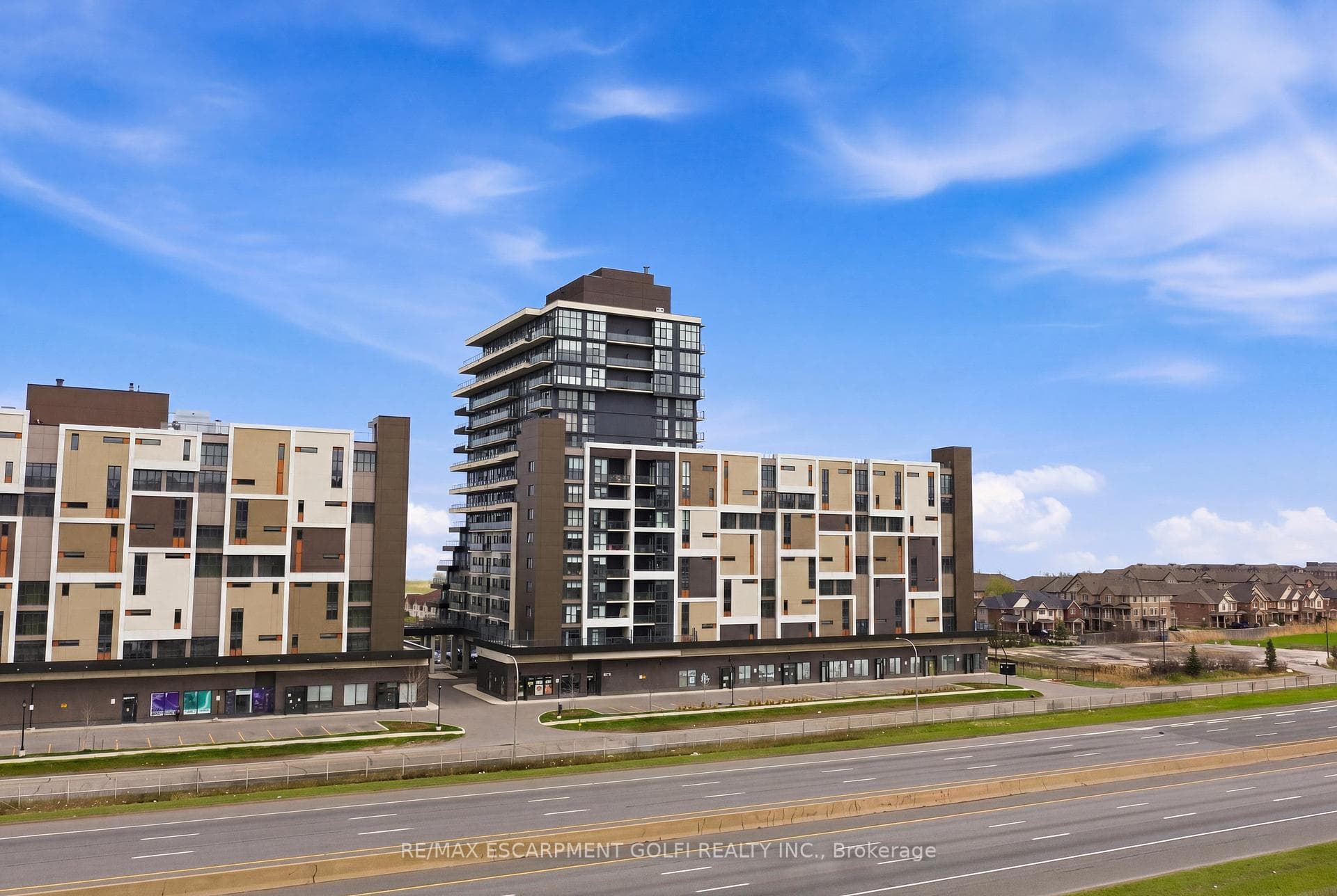 550 NORTH SERVICE Road Unit 1504
