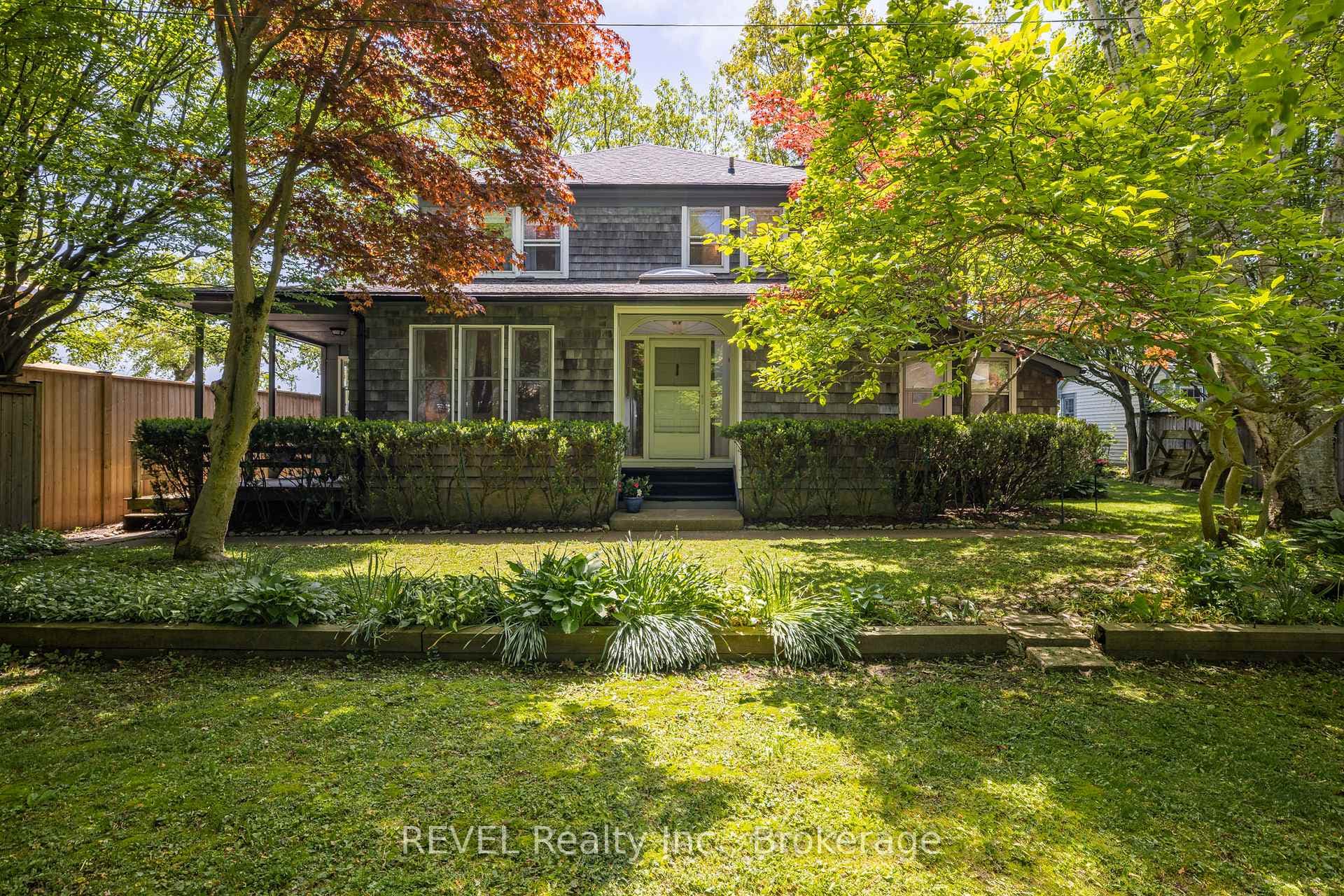 2133 Macdonald Drive