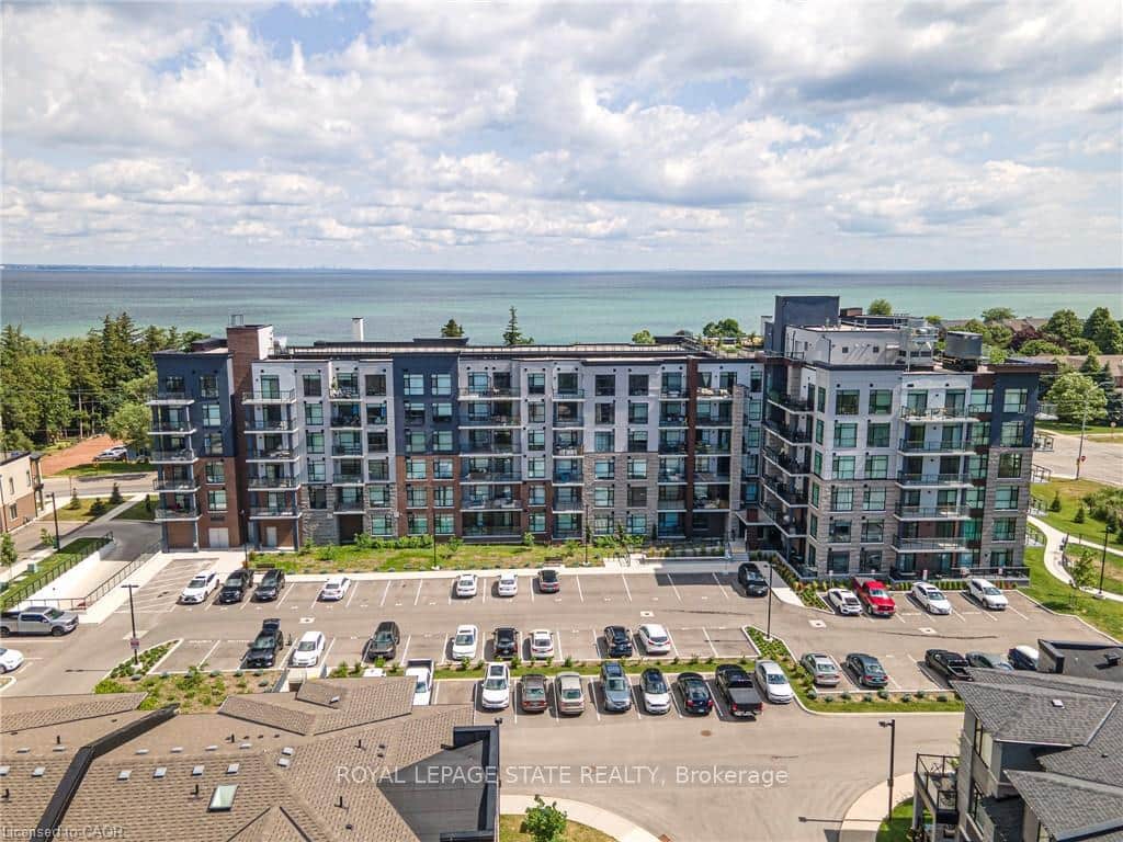 600 North Service Road Unit 418