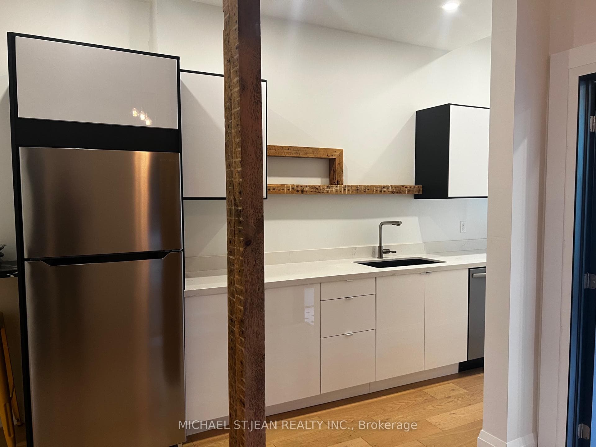 158 Wellington Street Unit 1