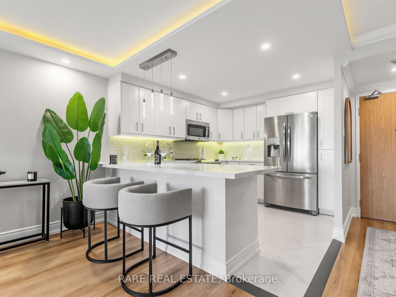 7601 Bathurst Street Unit 710