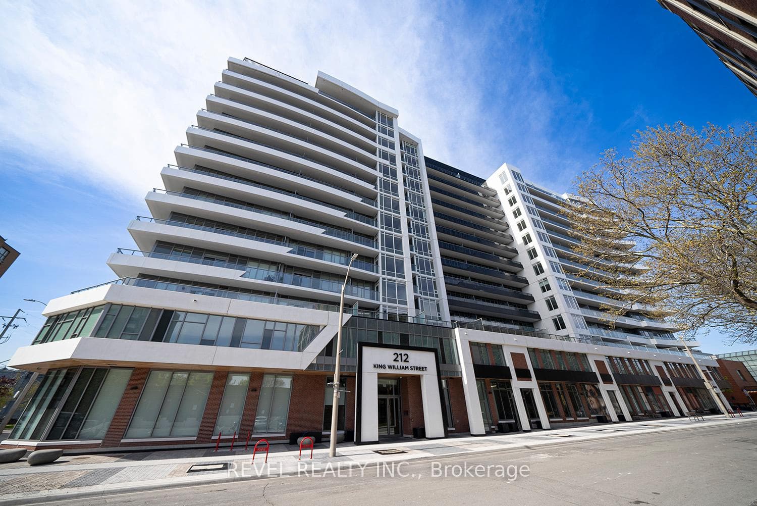212 King William Street Unit 823