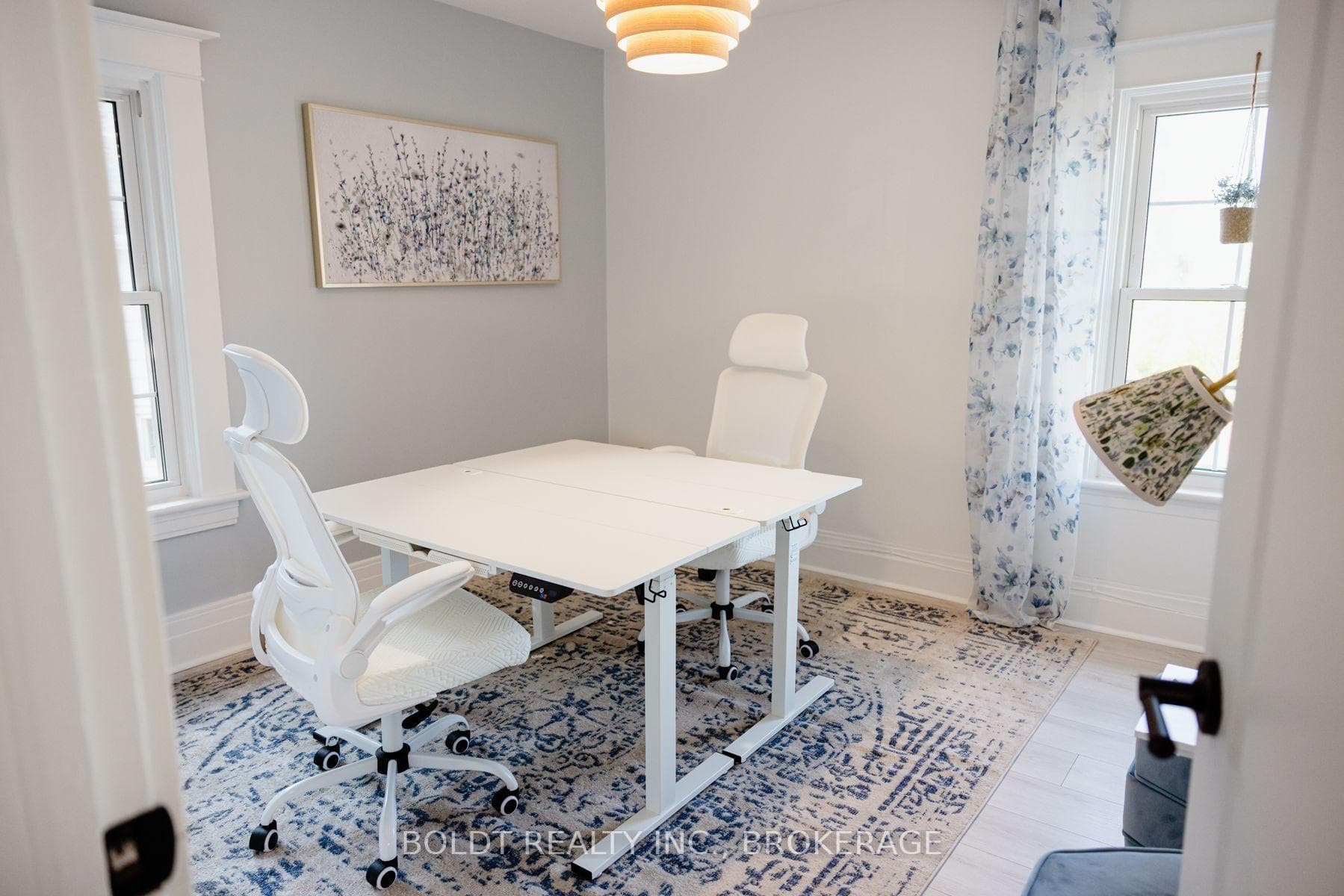 49 Lake Street Unit Delphinium Room