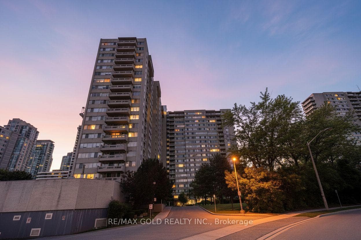3590 Kaneff Crescent Unit 1913