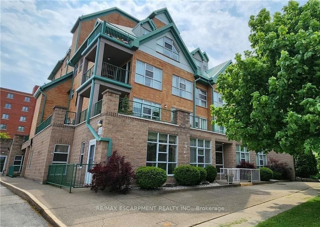 19 Lake Avenue Unit 204