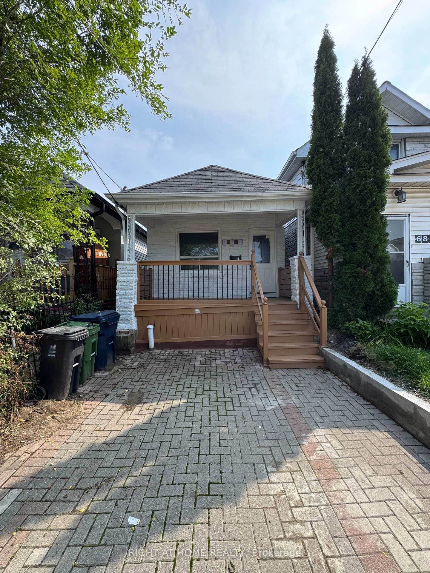 683 Mortimer Avenue