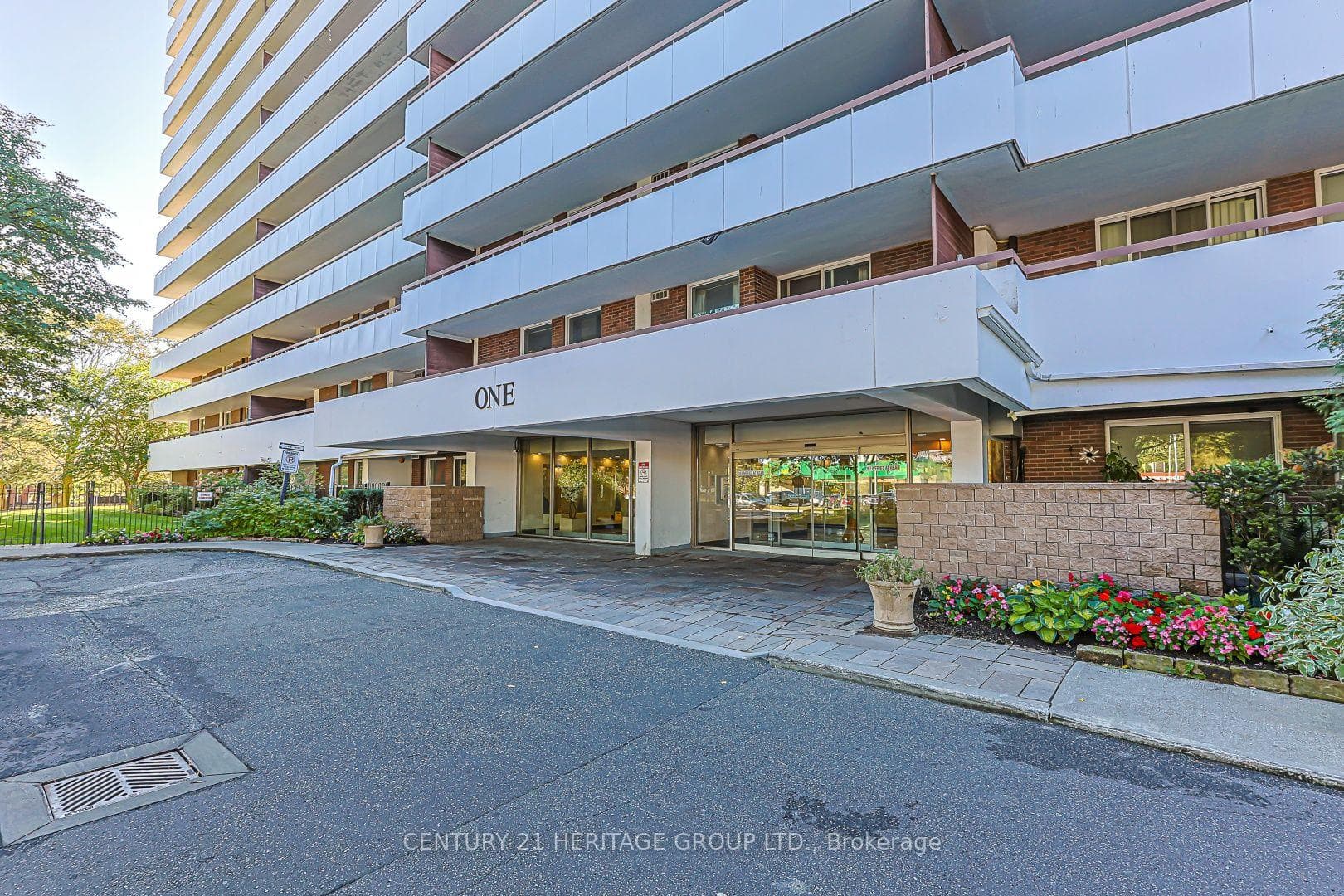 1 Royal Orchard Boulevard Unit 502