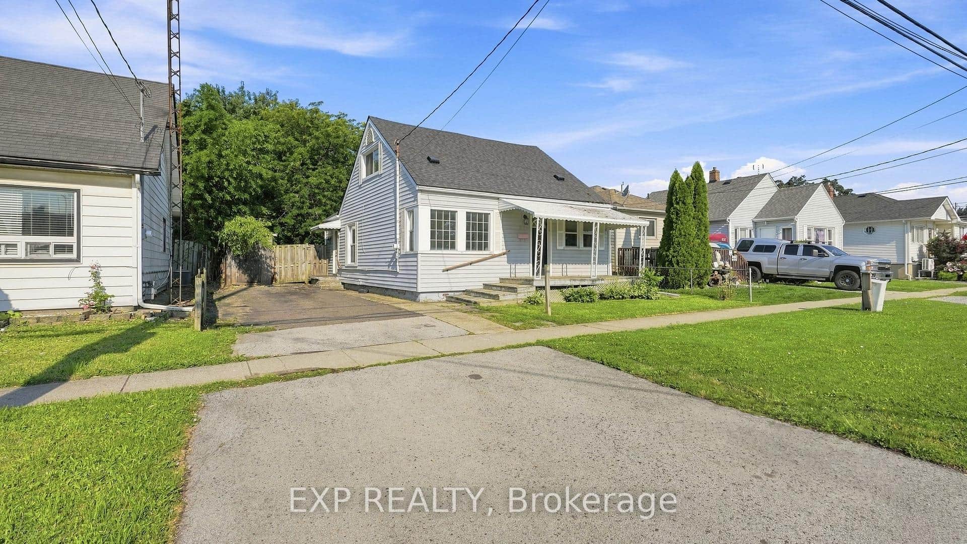225 Grantham Avenue