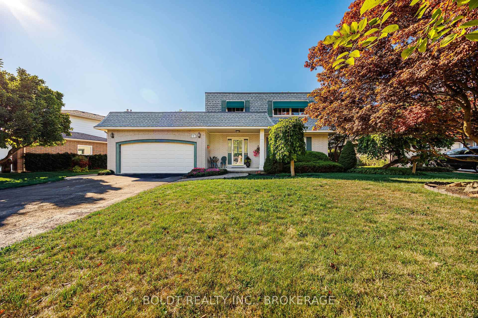7 Mayholme Court