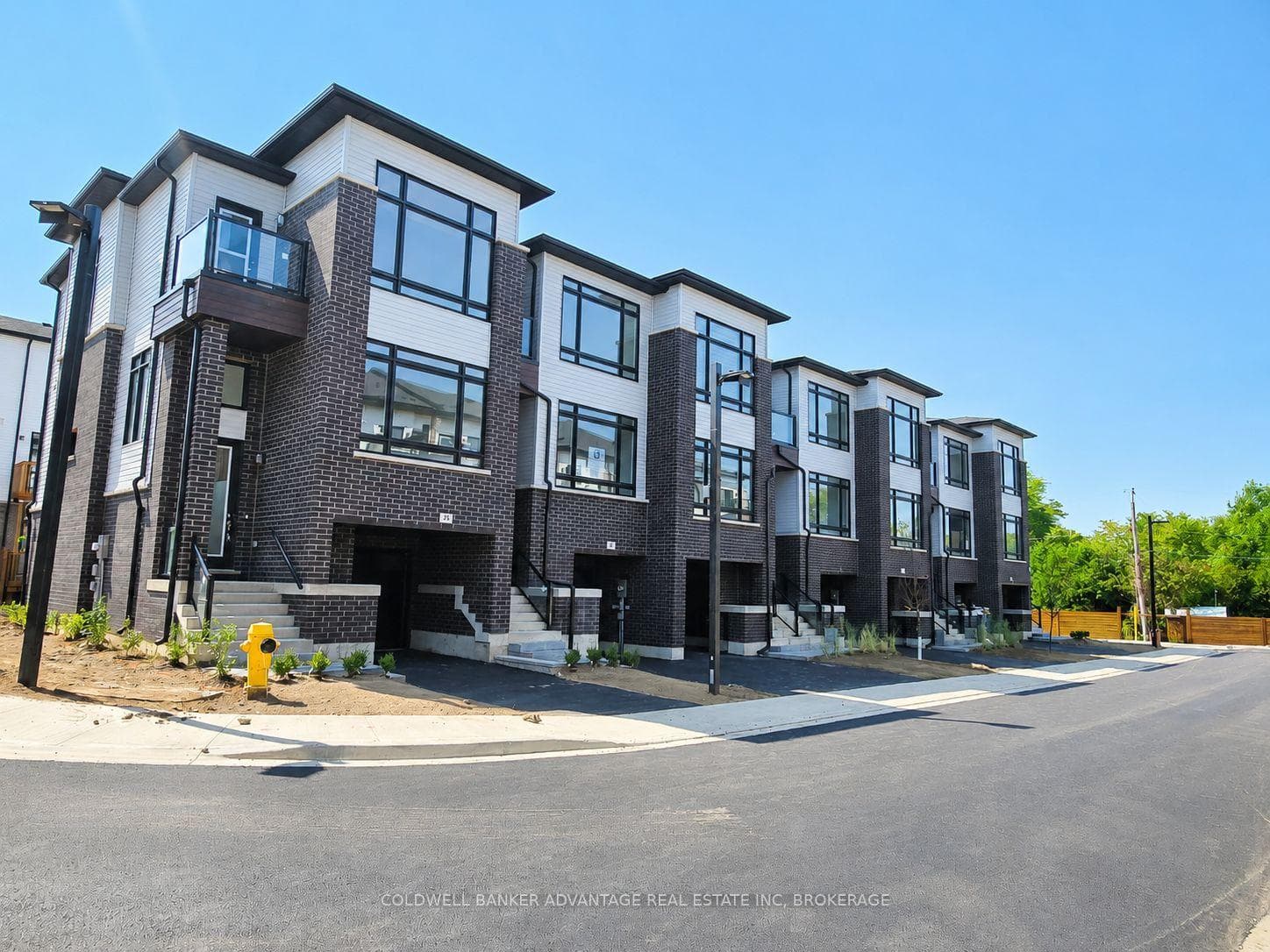 27 SIDNEY ROSE Common Unit 26