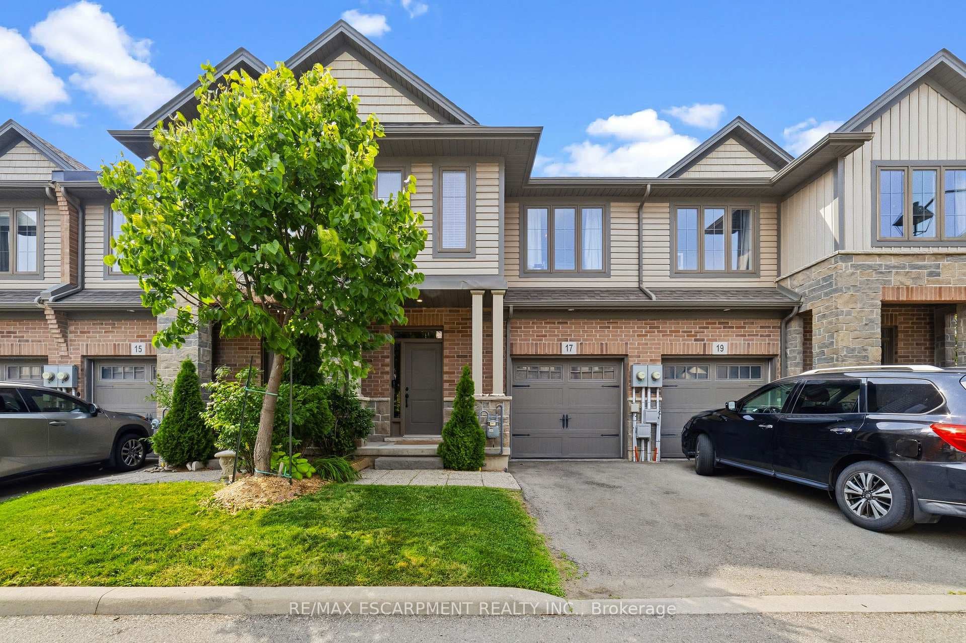 17 Southshore Crescent