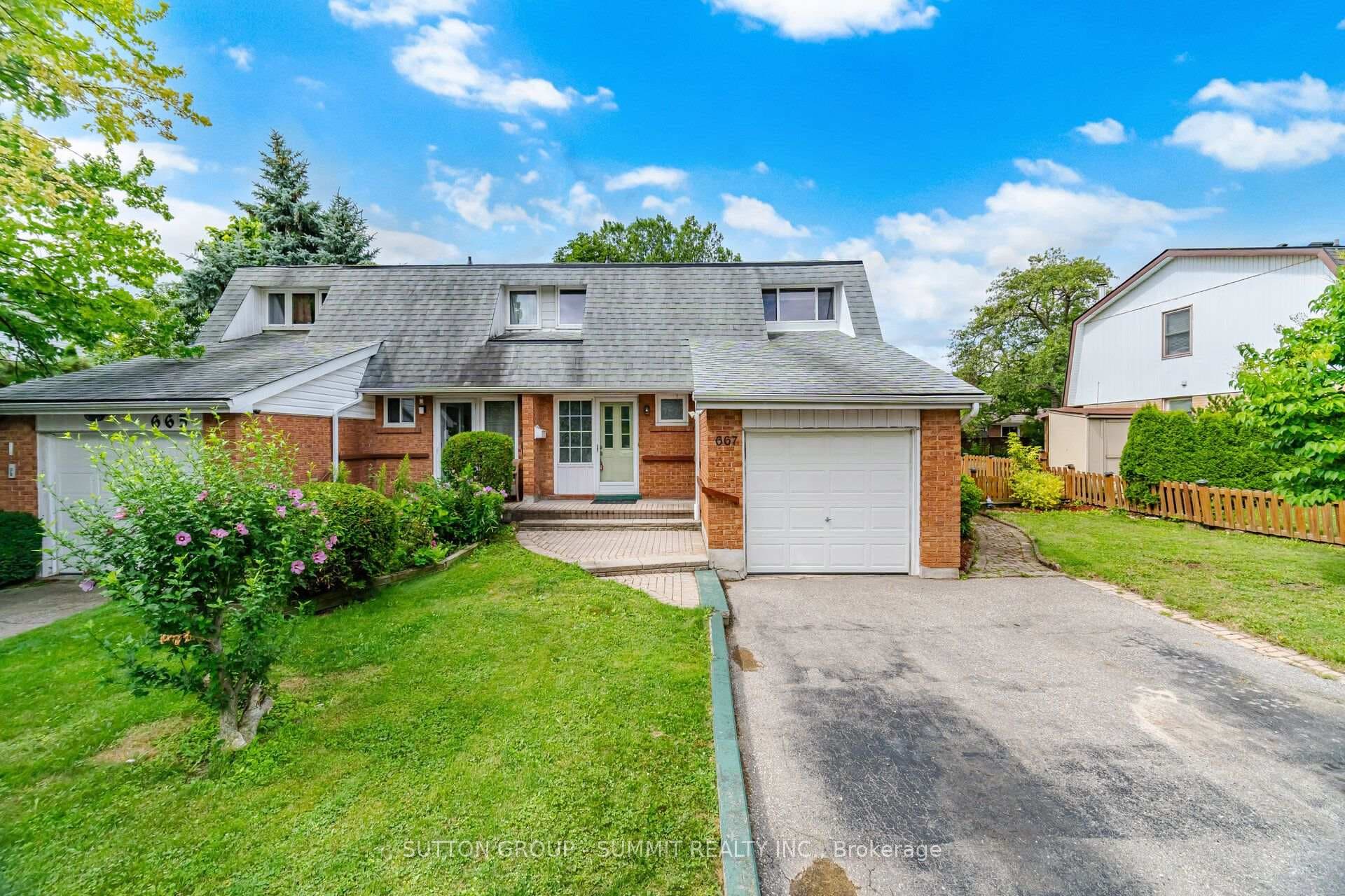 667 Green Meadow Crescent