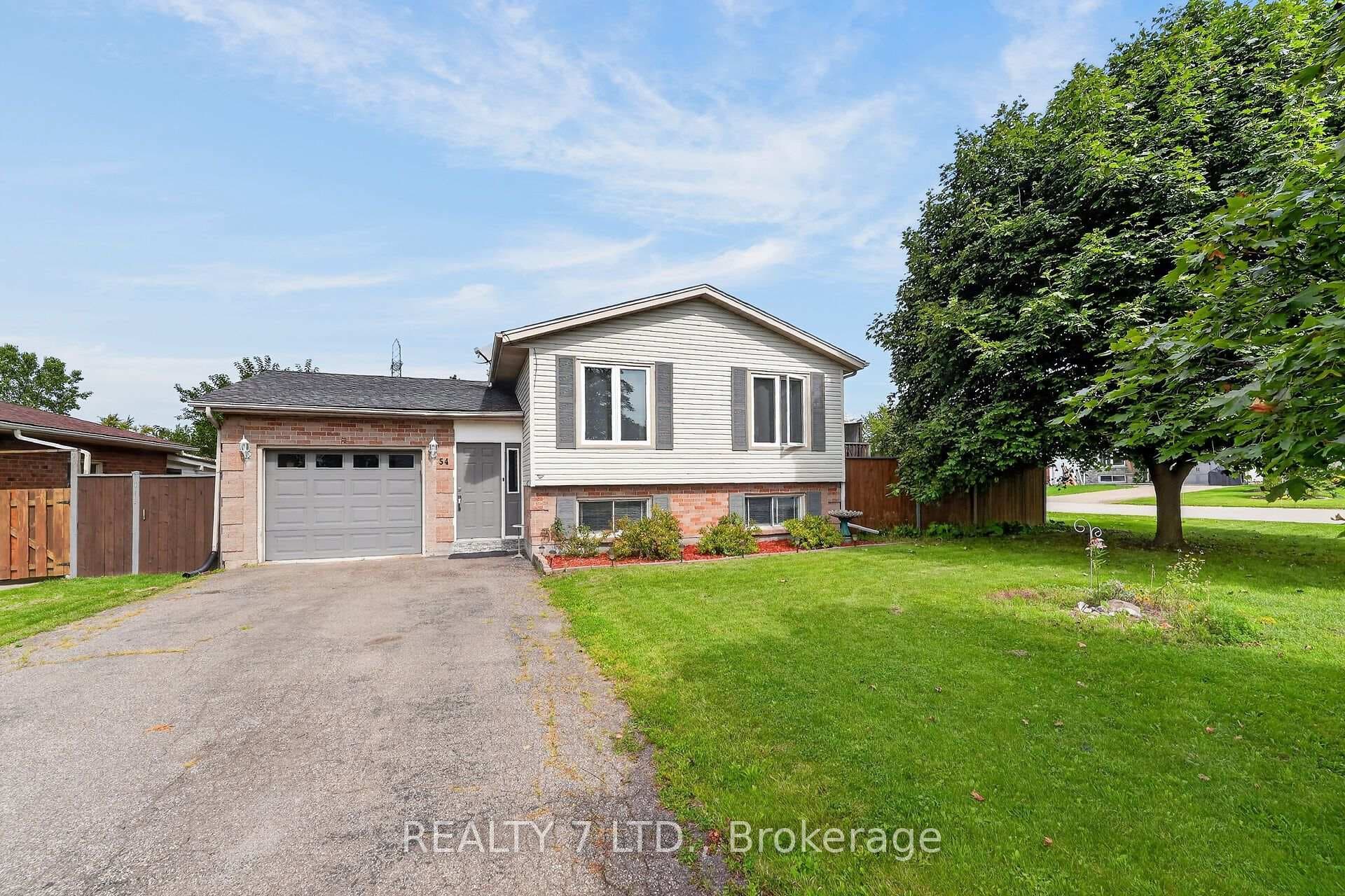 54 COWAN Drive