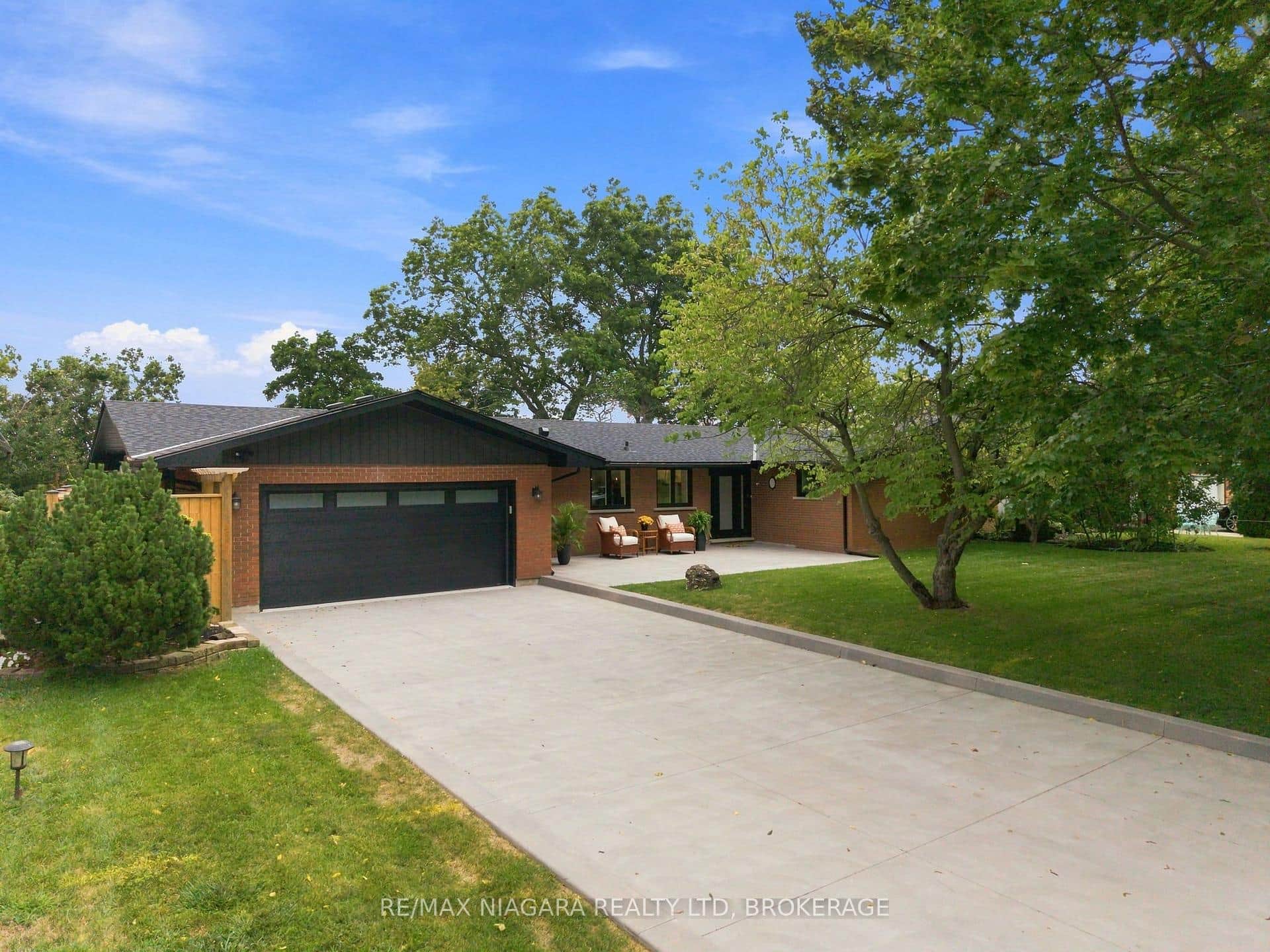 38 Royal Henley Boulevard
