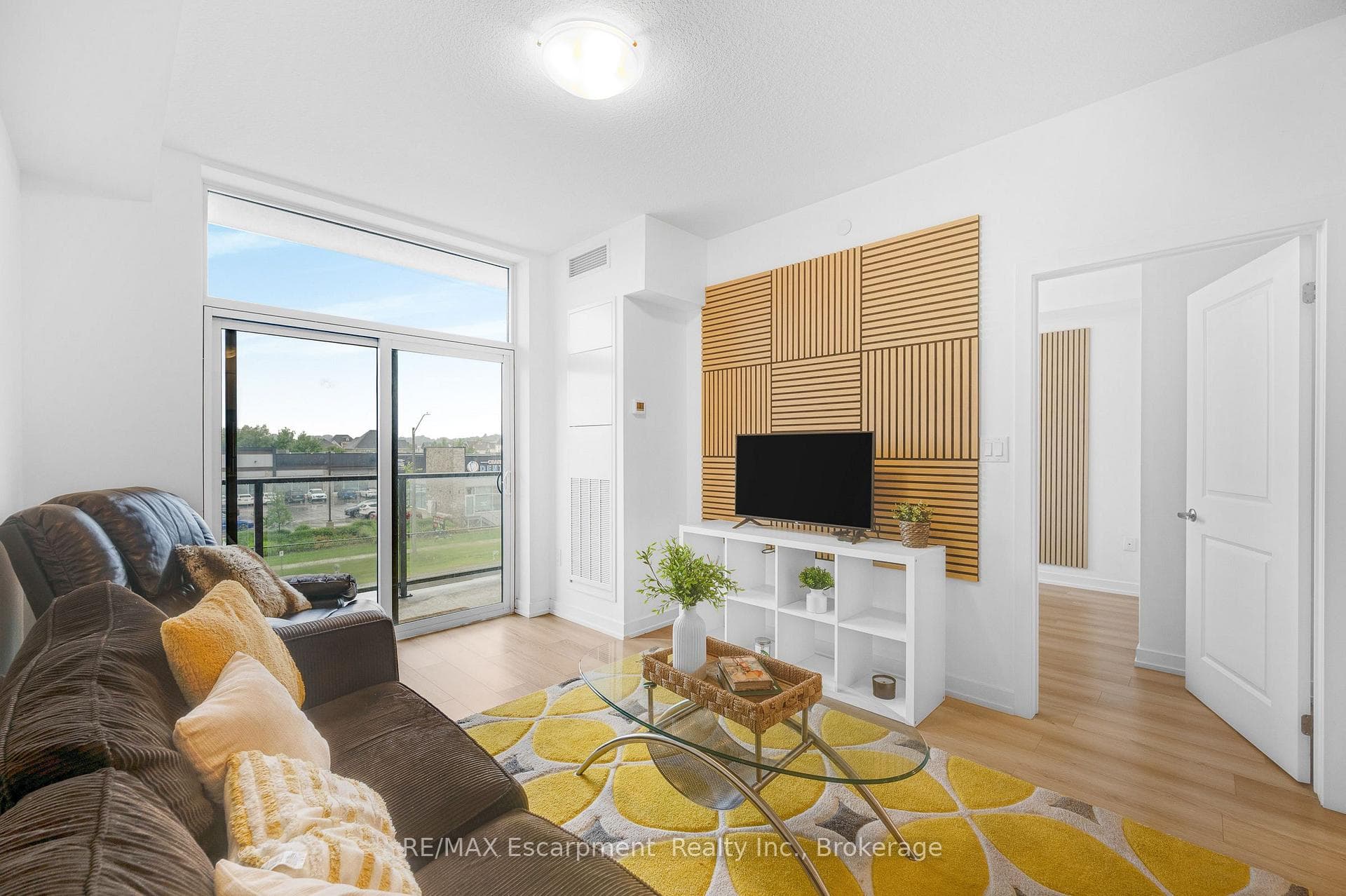 470 Dundas Street Unit 309