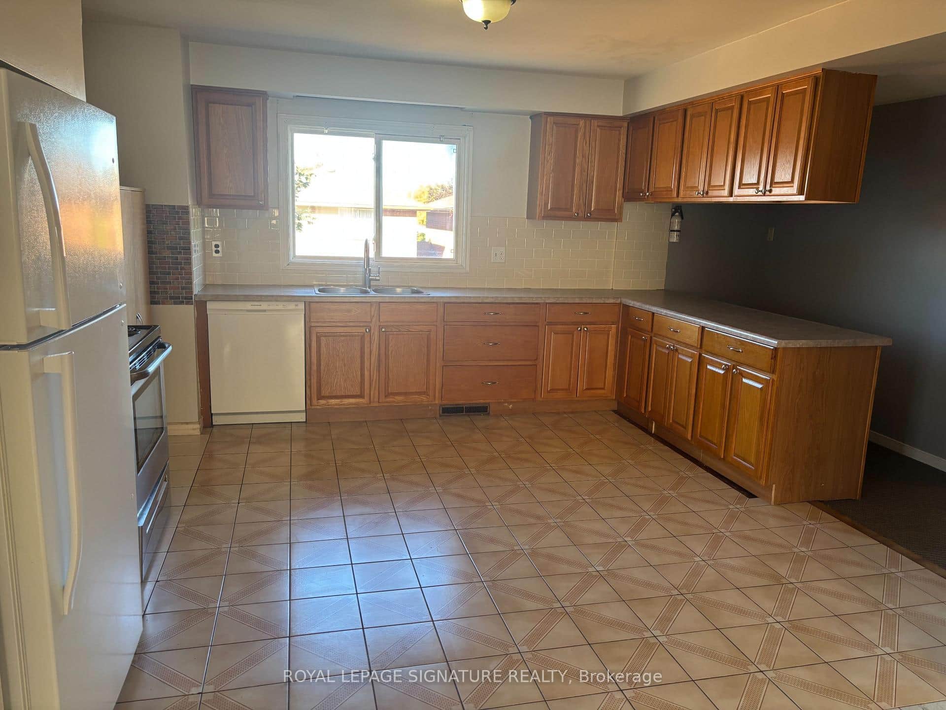 232 Barton Street Unit Upper