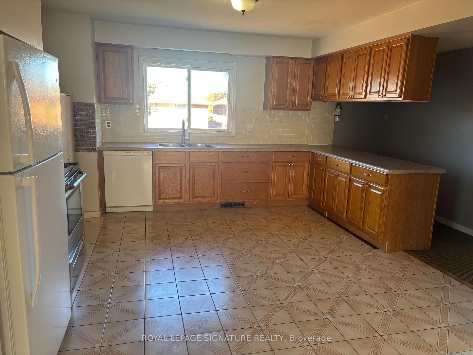 232 Barton Street Unit Upper