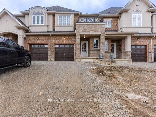 32 Vickers Road