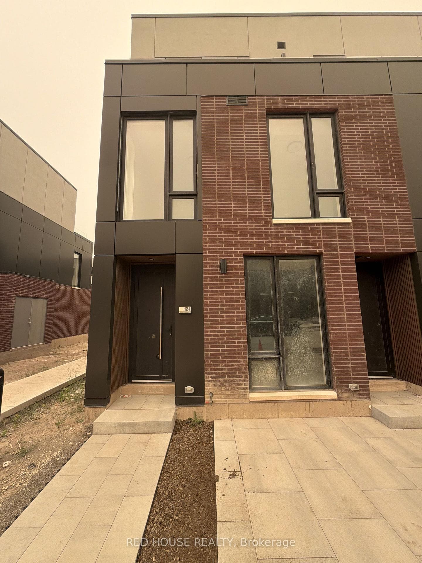 131 Everett Common