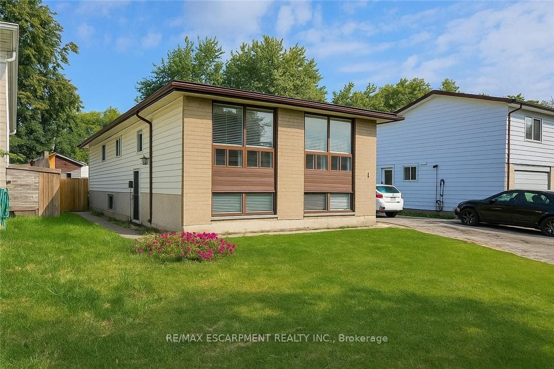 16 GARROW Drive