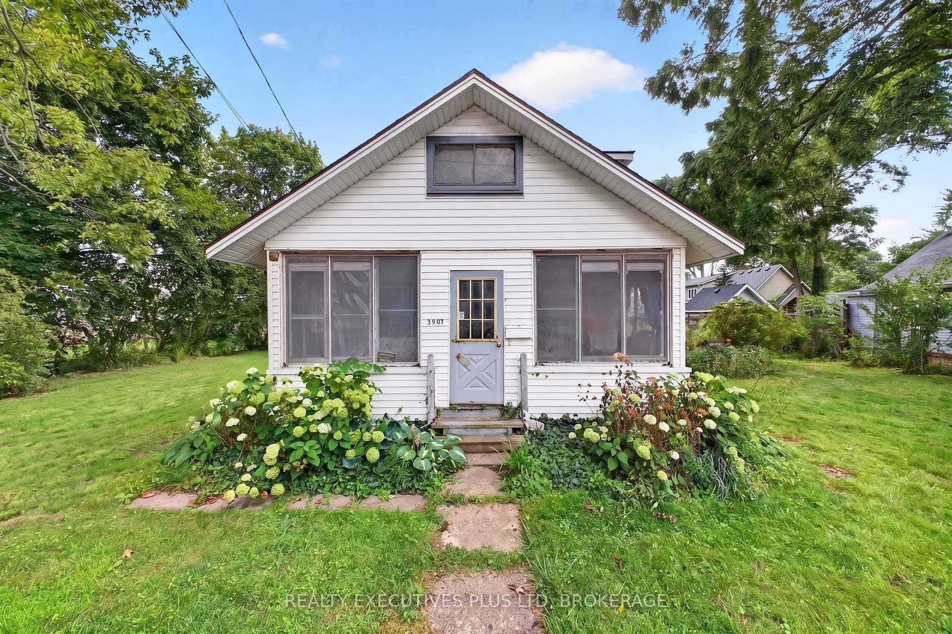 3907 Alexandra Road