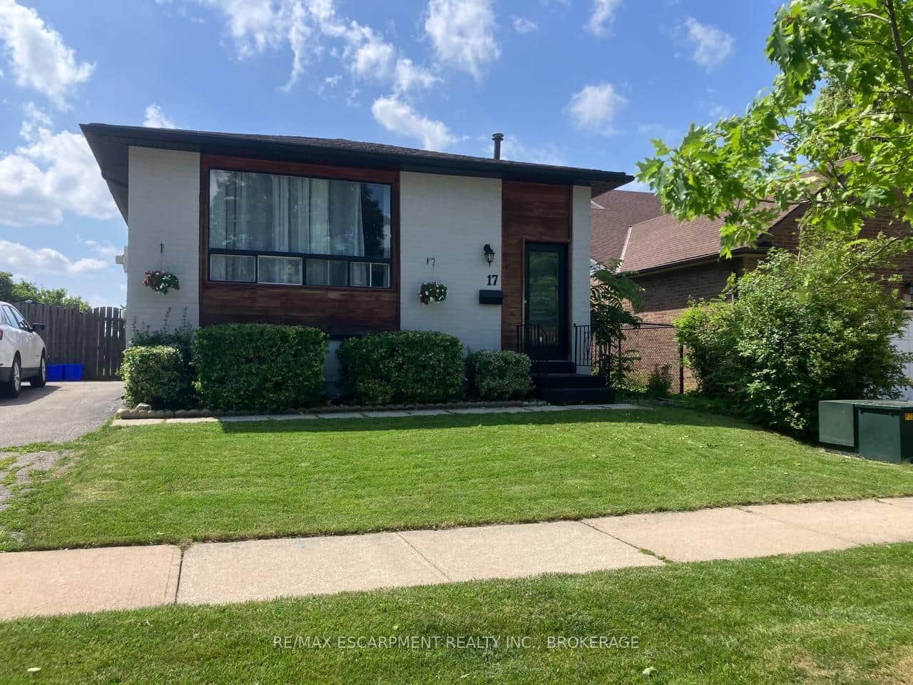 17 MELLENBY Street Unit LOWER