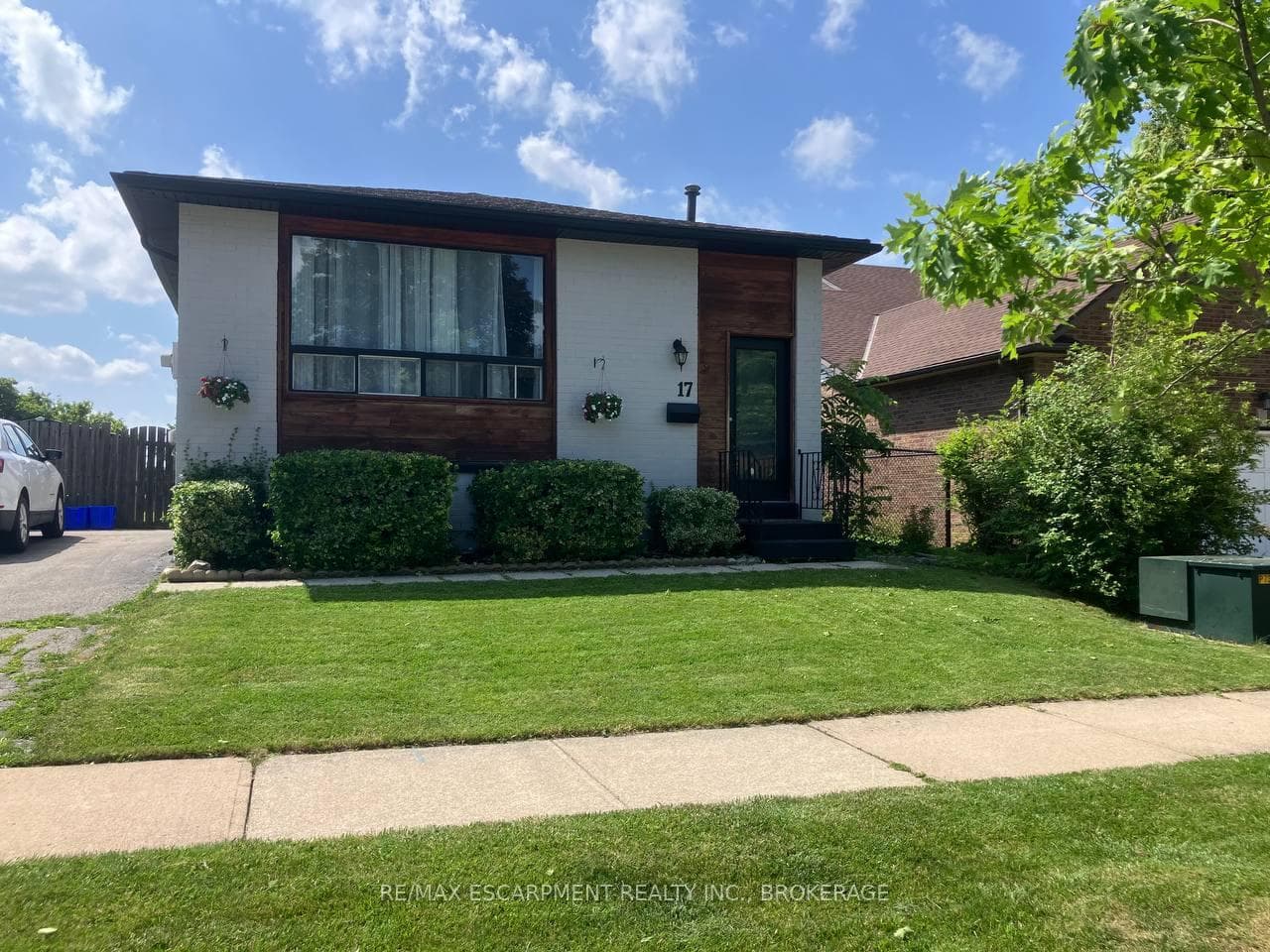 17 MELLENBY Street Unit LOWER