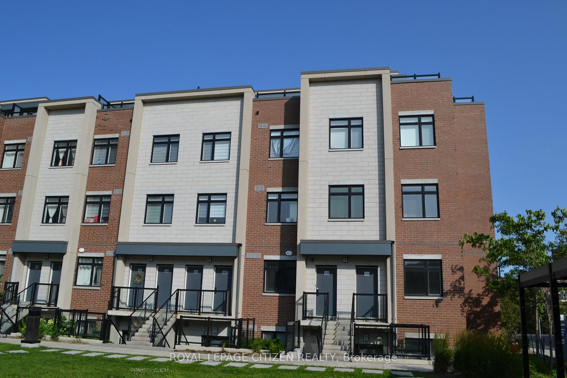 1060 Douglas Mccurdy Common Unit 138