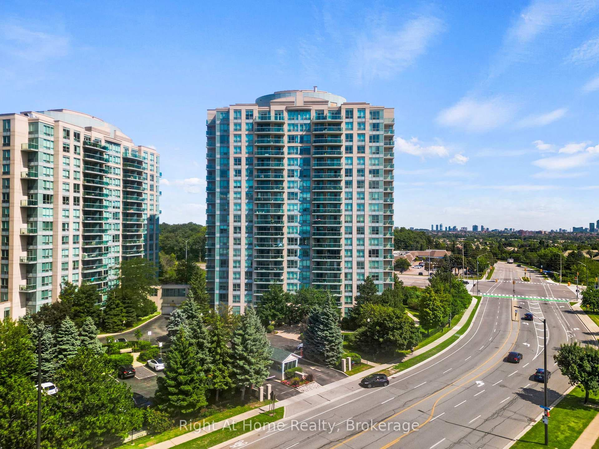 2545 Erin Centre Boulevard Unit 1611