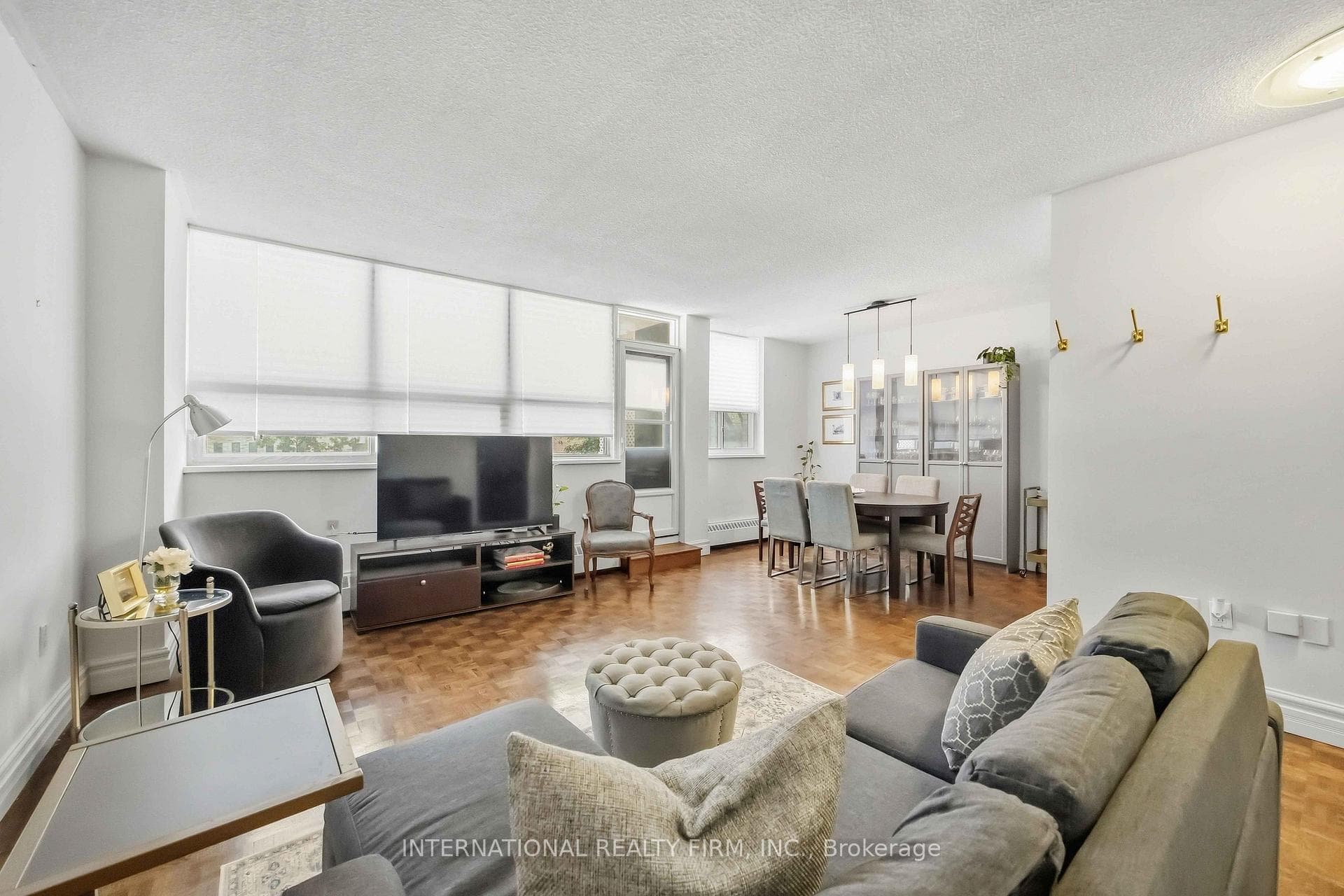 151 La Rose Avenue Unit 101