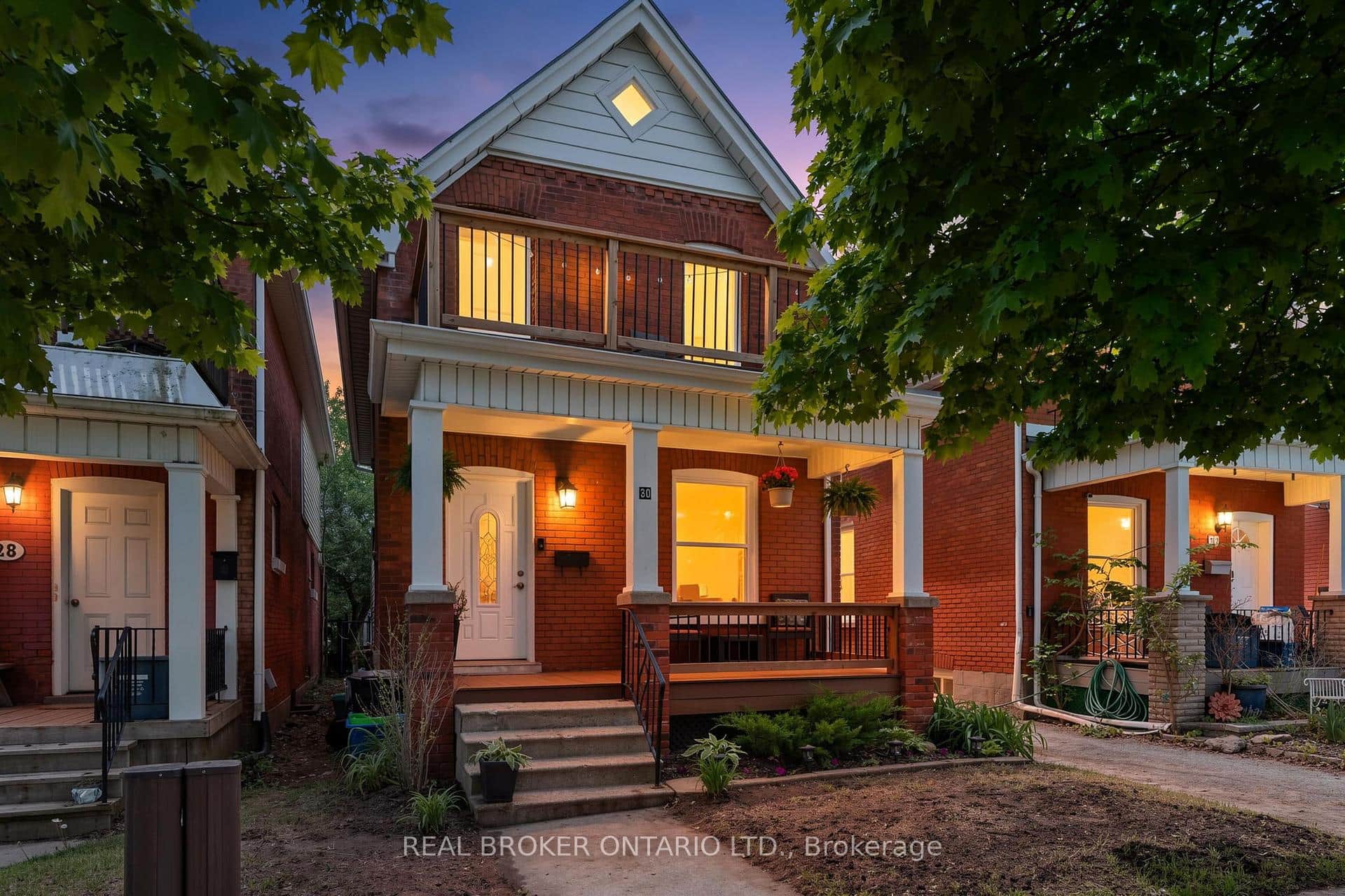 30 DUNDAS Street
