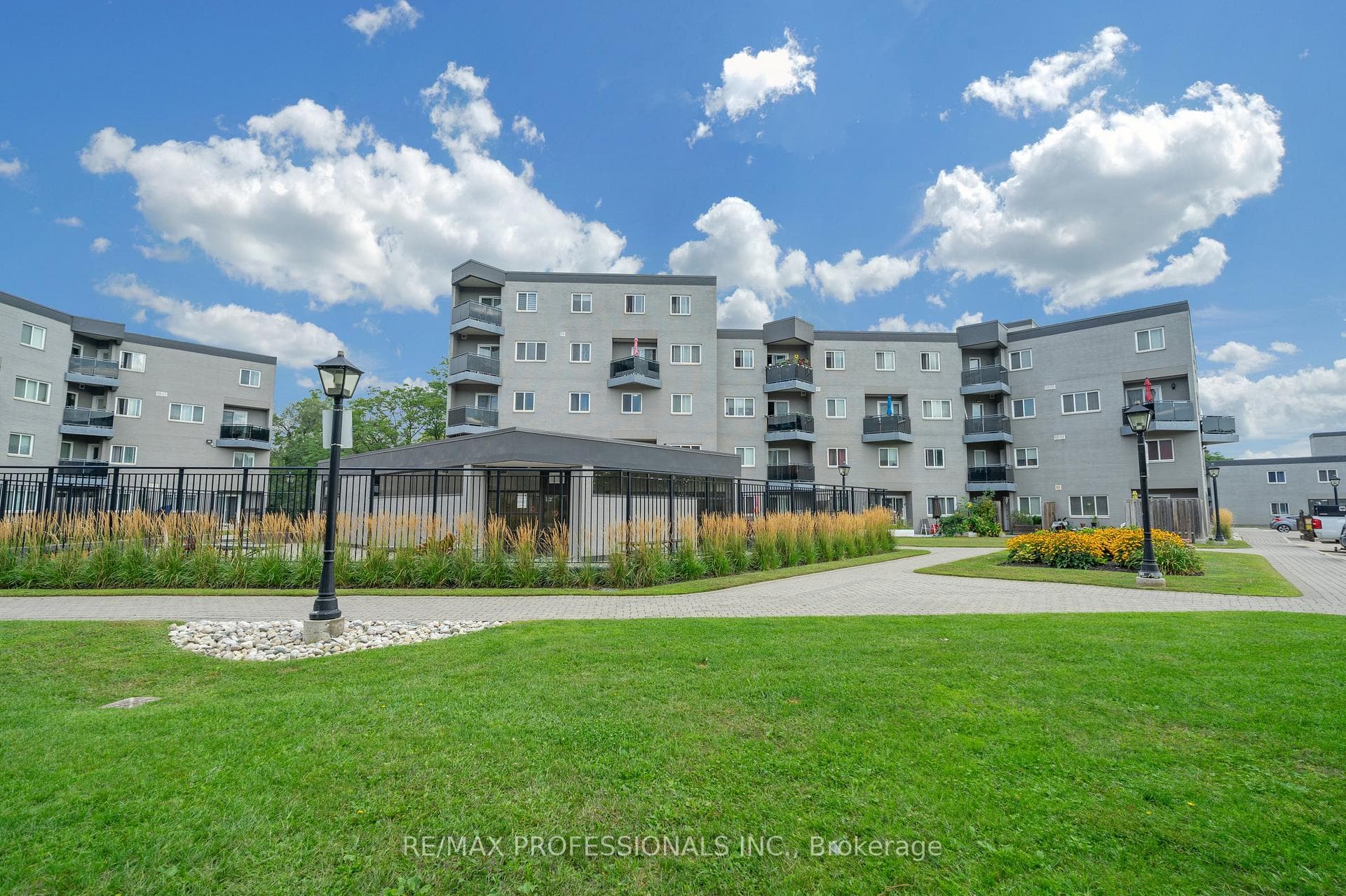 2001 Bonnymede Drive Unit 116