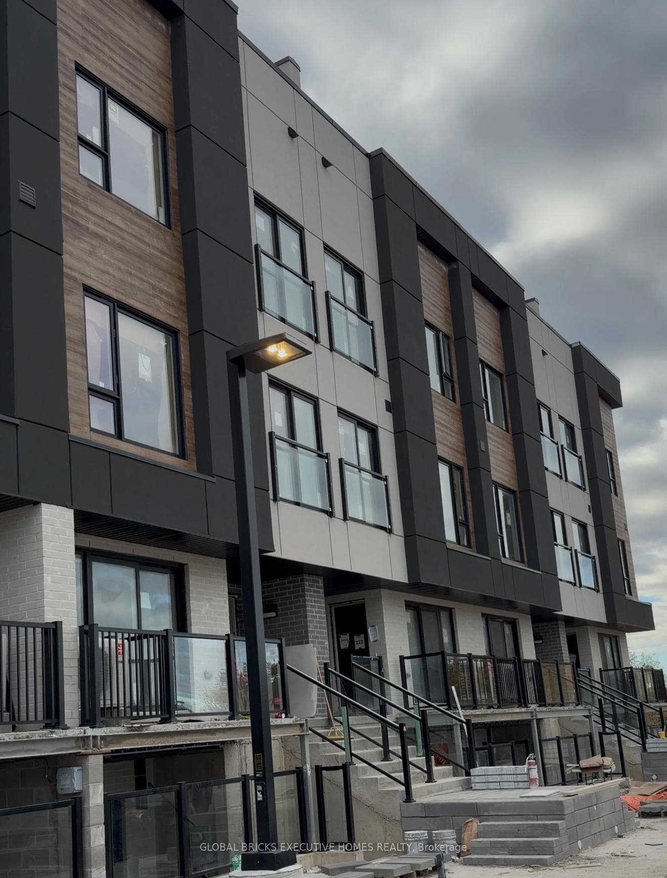 16 Melbourne Avenue Unit 204C