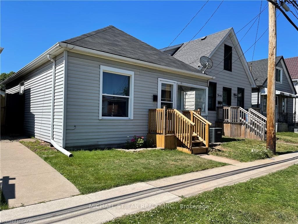 24 Vansitmart Avenue