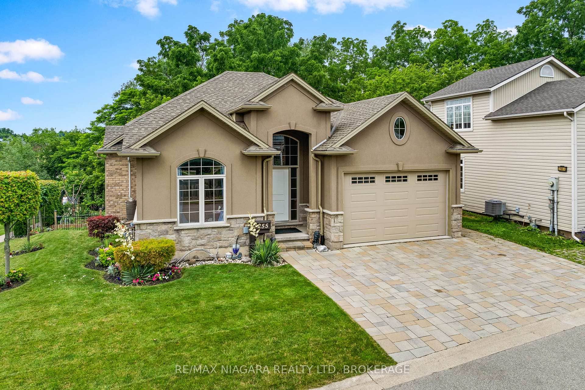 255 Lakeshore Road