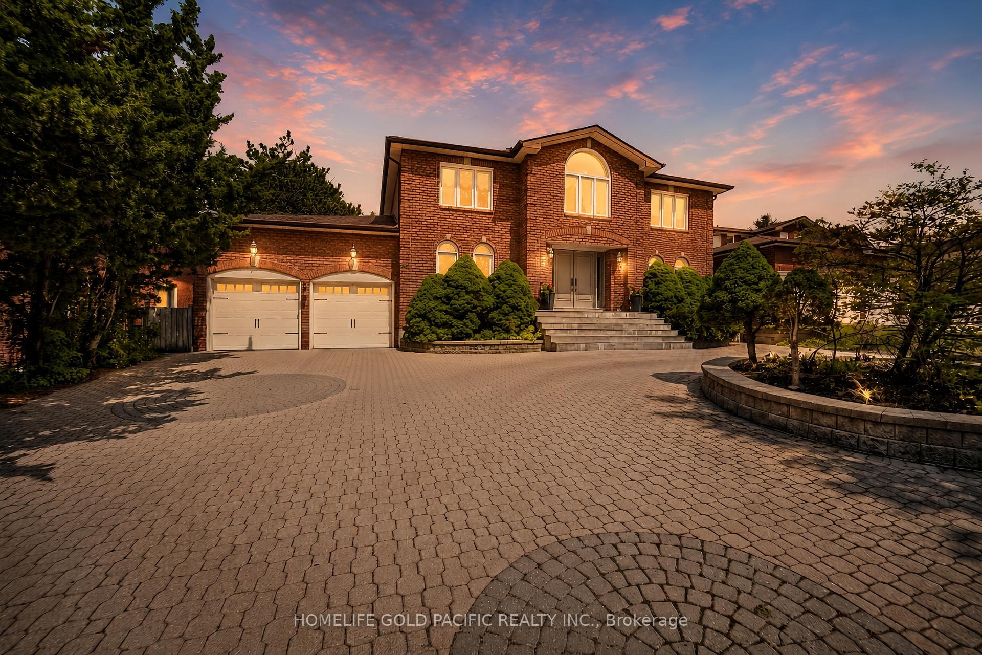 44 Ravenhill Crescent