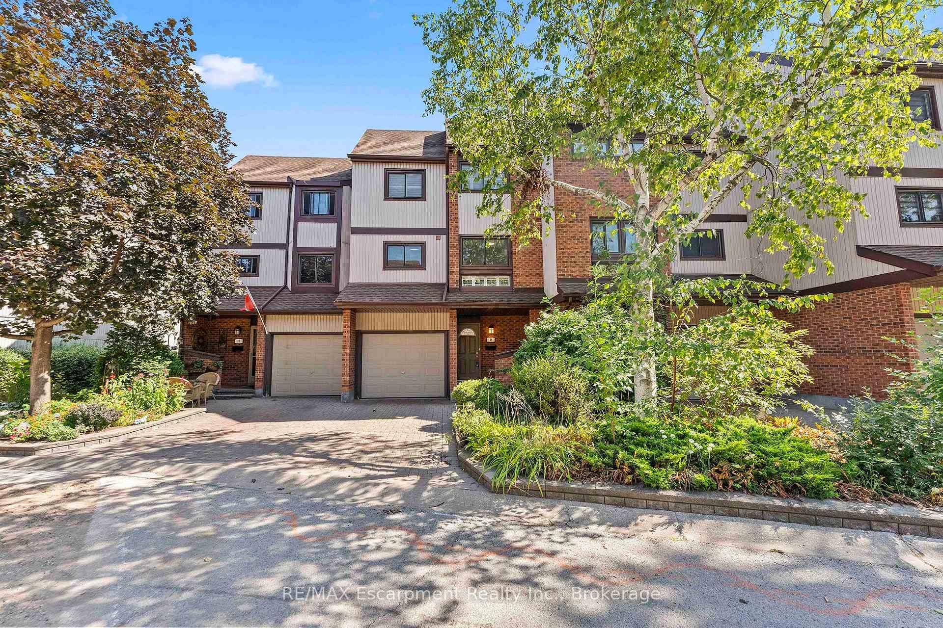 1060 Walden Circle Unit 18