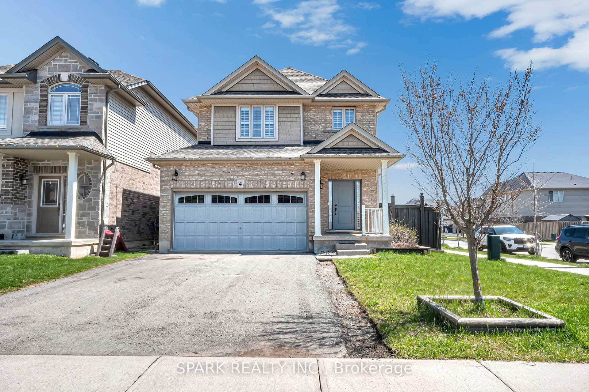 4 Cutts Crescent