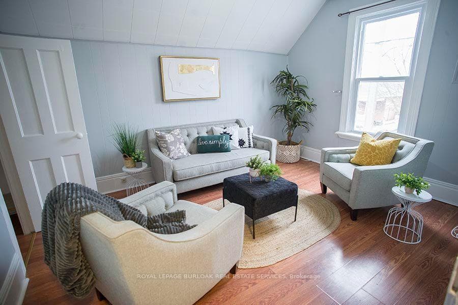 67 Terrace Hill Street Unit Upper