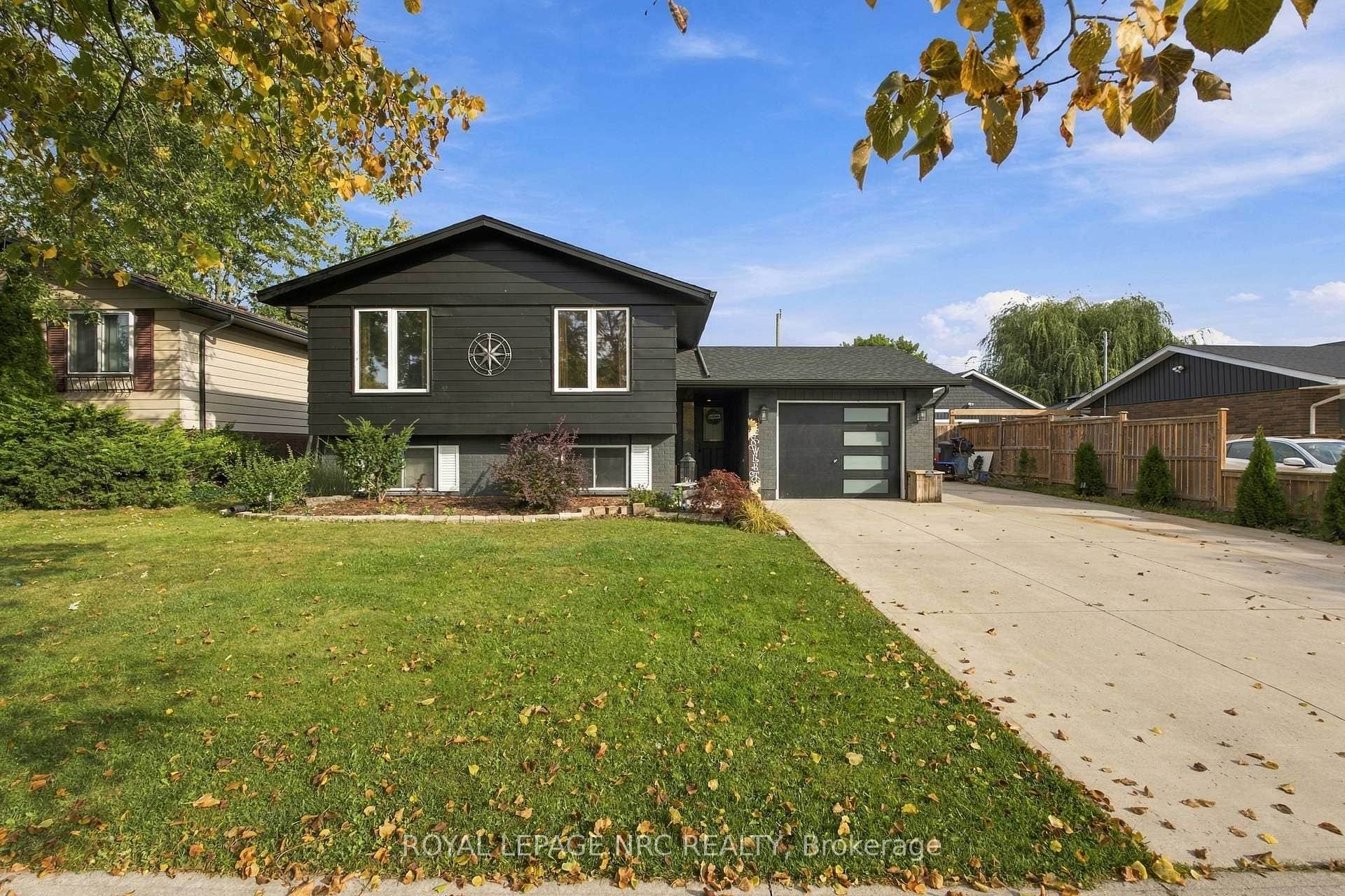 26 PINEHURST Drive