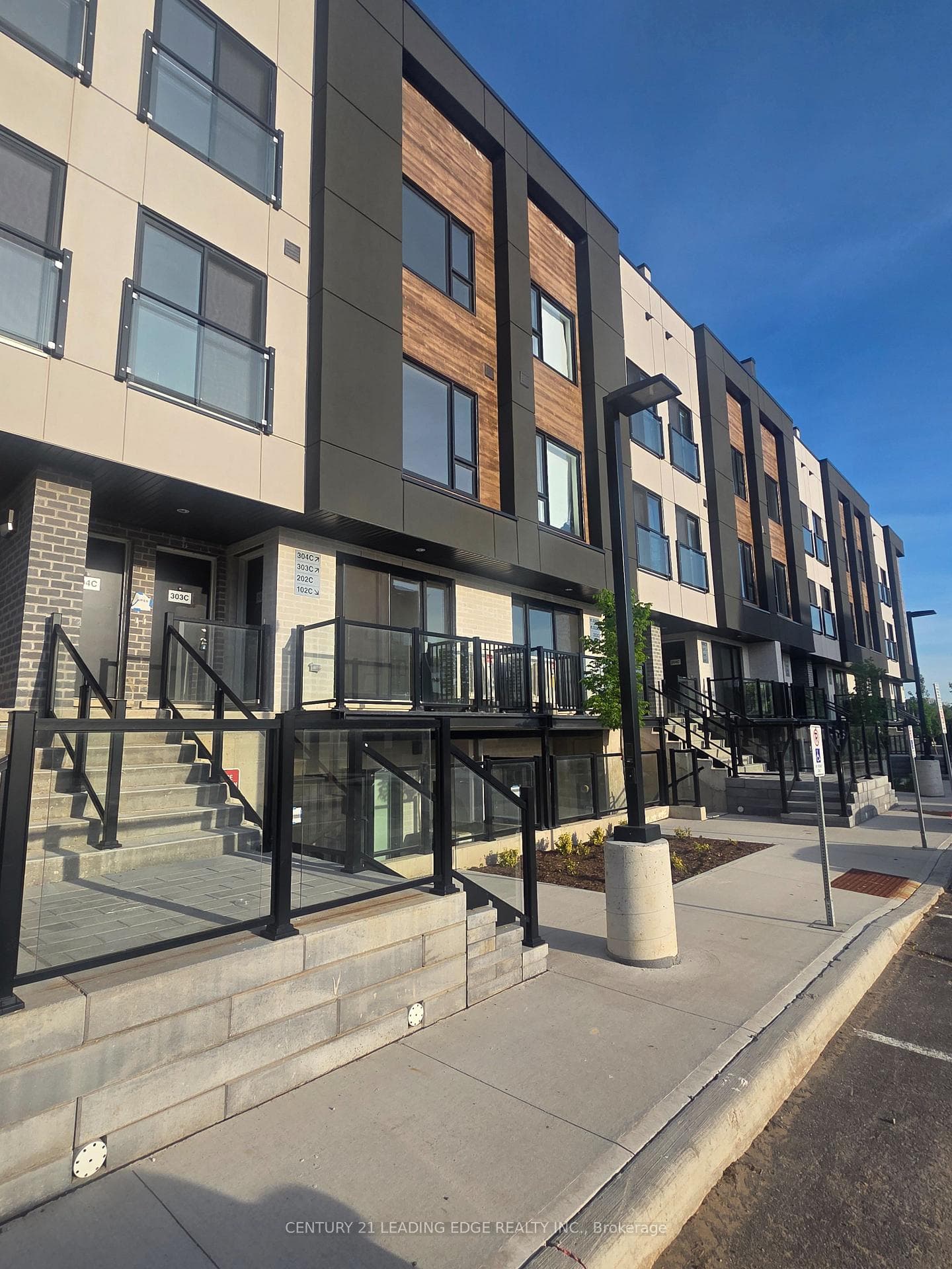 16 Melbourne Avenue Unit 102C