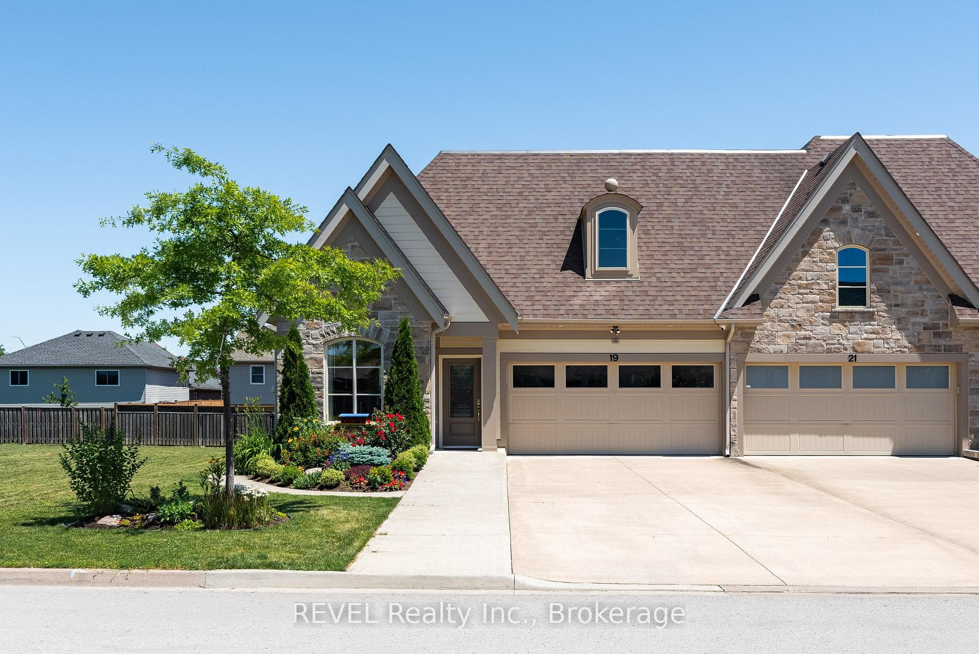 19 Francesco Crescent