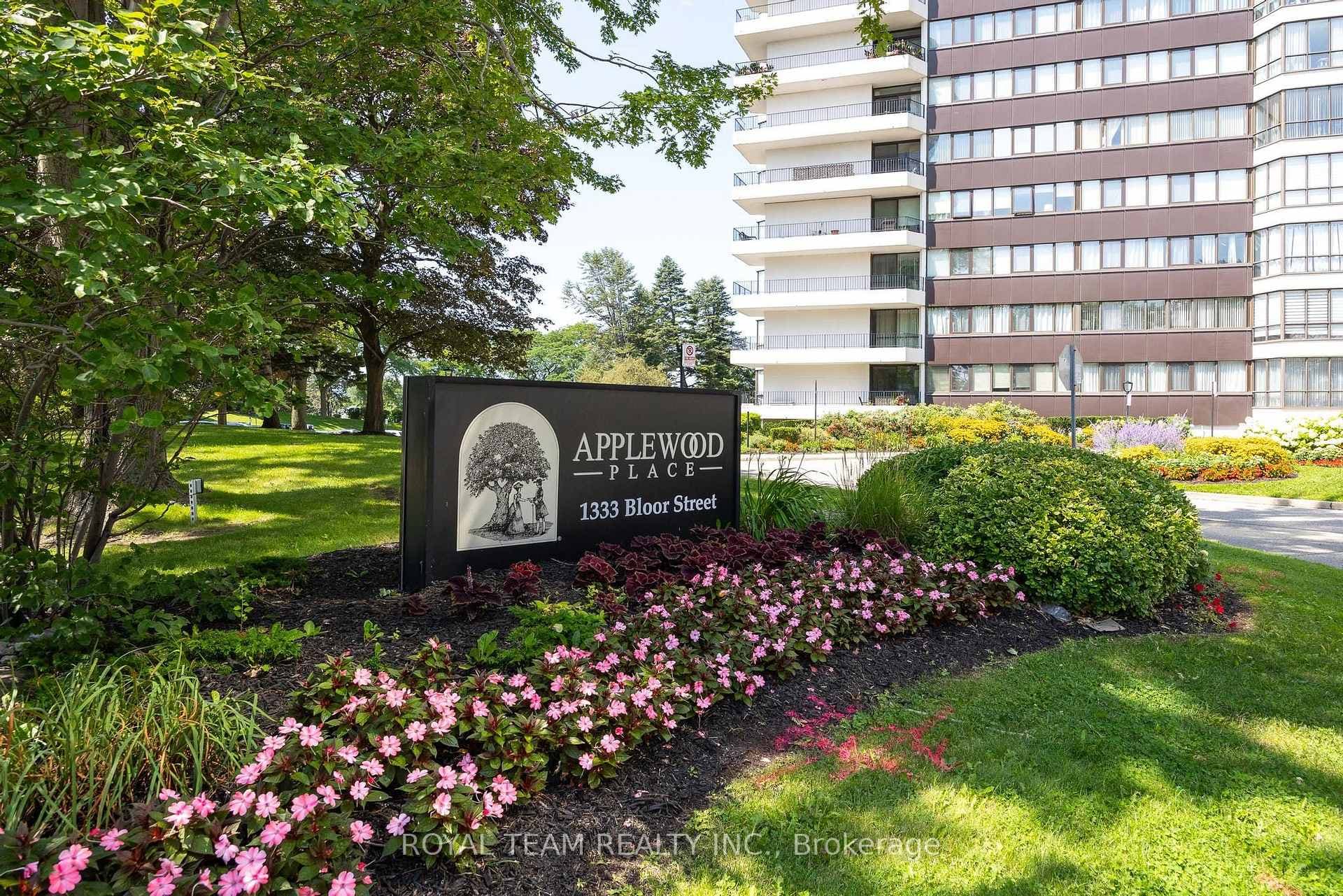 1333 Bloor Street Unit 2004